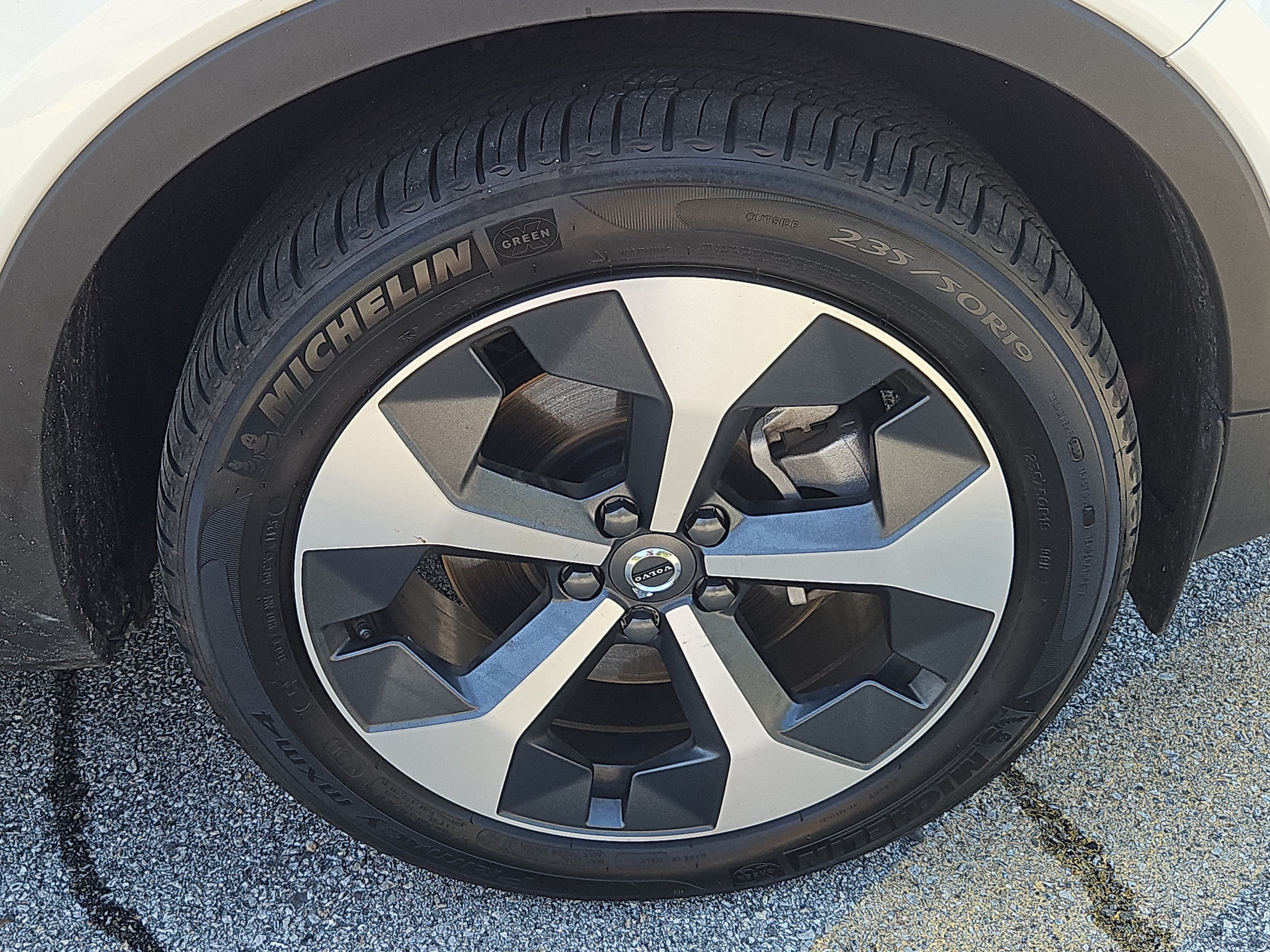 2026 Volvo XC40 Plus - Photo 31