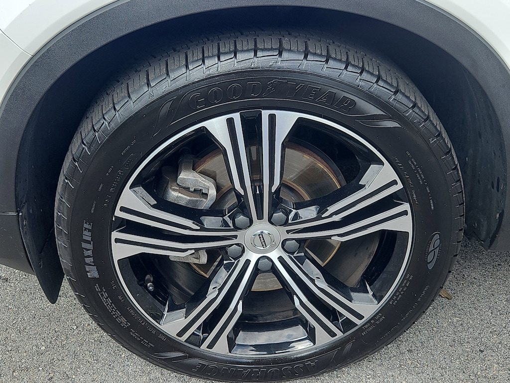 Used 2021 Volvo XC40 Inscription Sport Utility