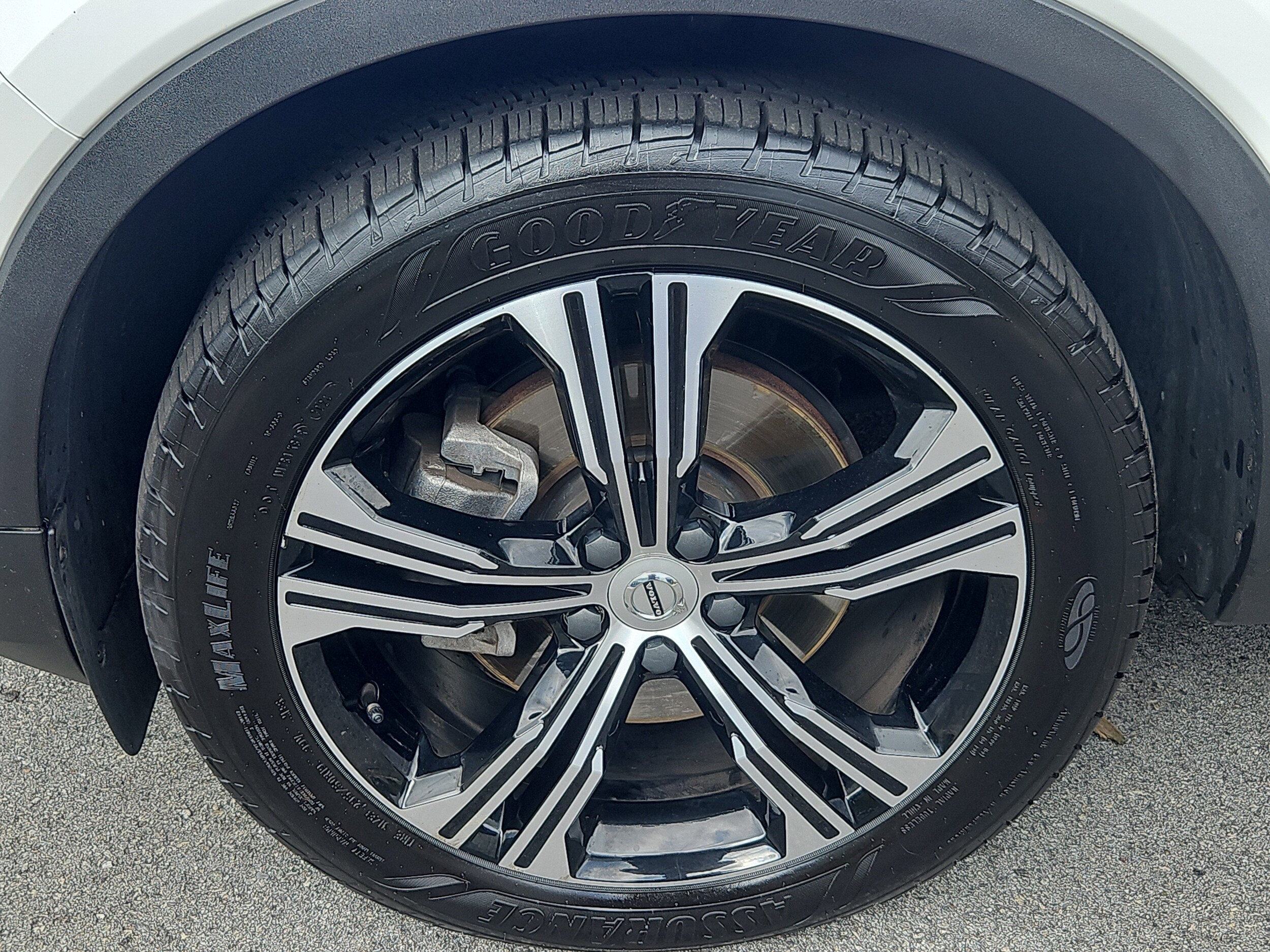 2021 Volvo XC40 Inscription photo 2