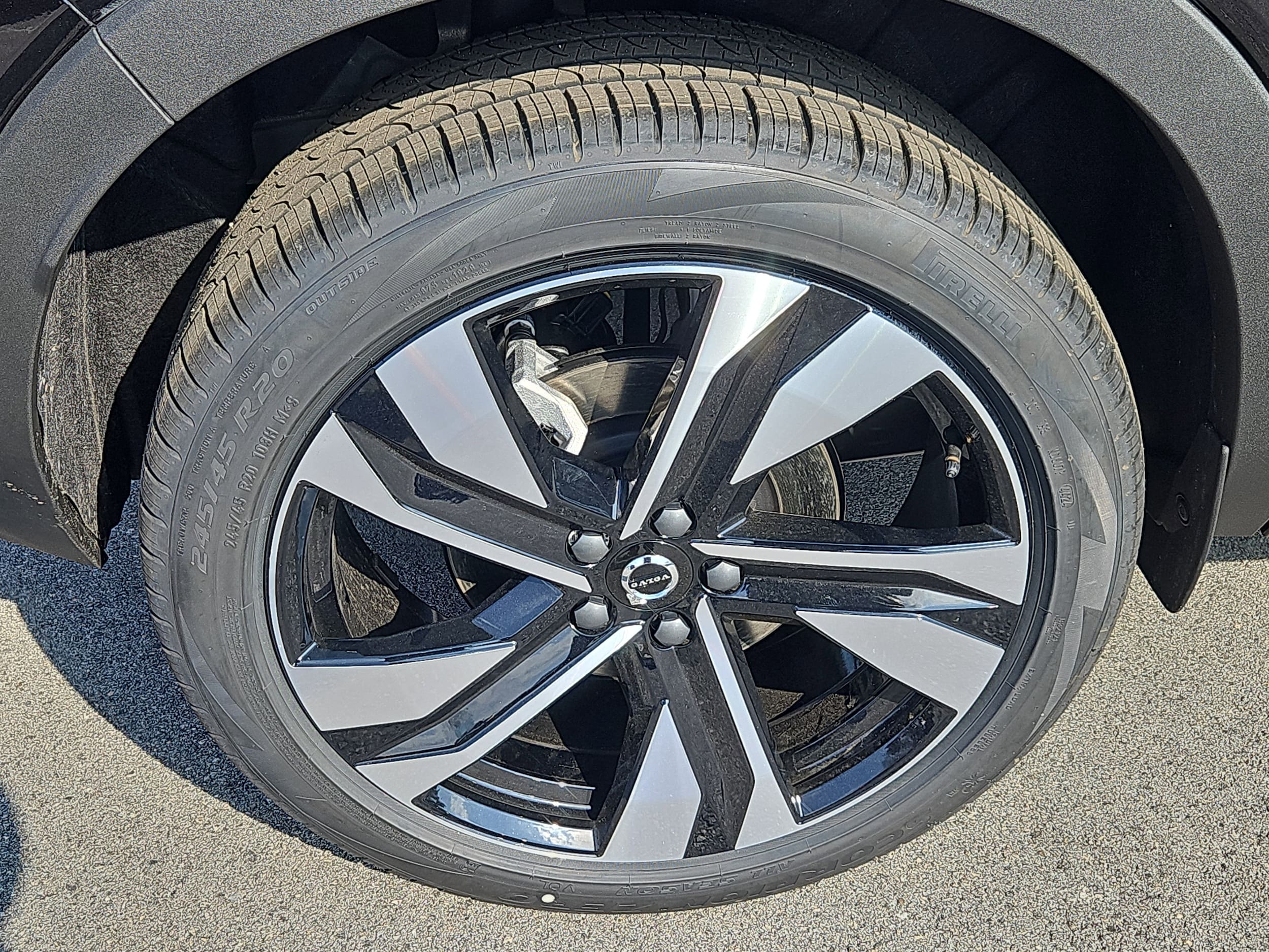 2025 Volvo XC40 Plus - Photo 20
