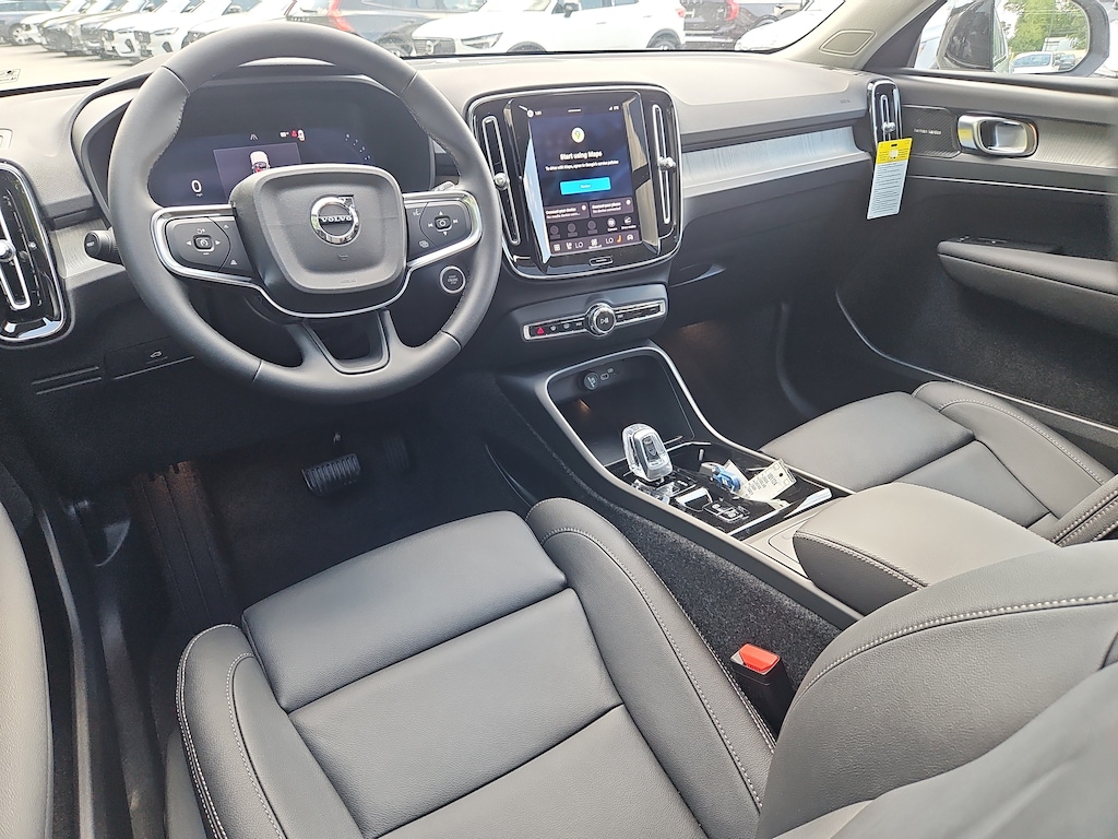 New 2026 Volvo XC40 B5 Ultra SUV