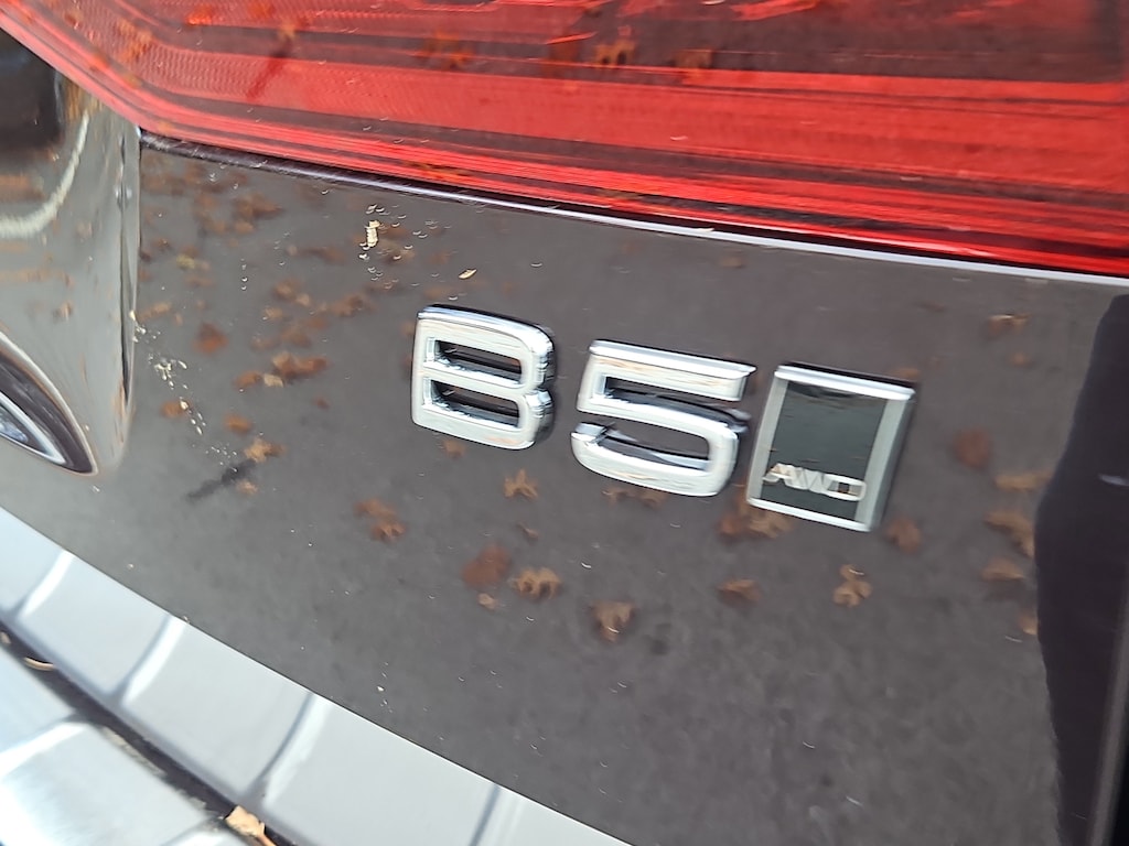 New 2026 Volvo XC60 B5 Plus SUV