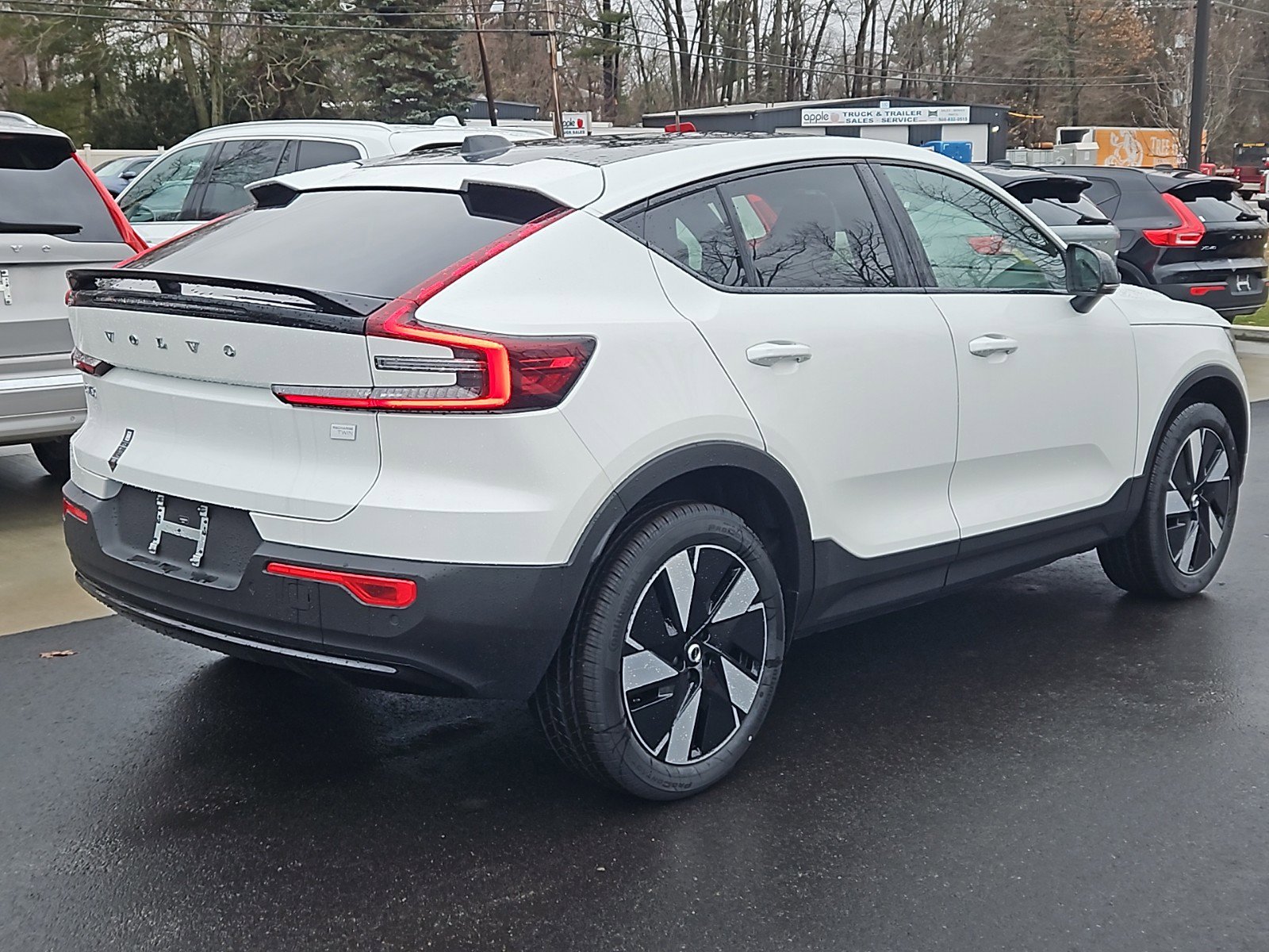 2024 Volvo C40 Recharge Core photo 2