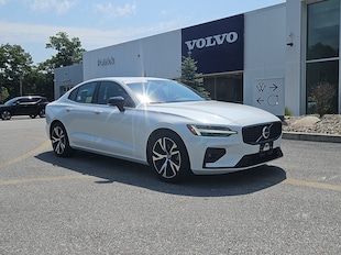 2024 Volvo S60 Plus Dark Theme 4dr Car