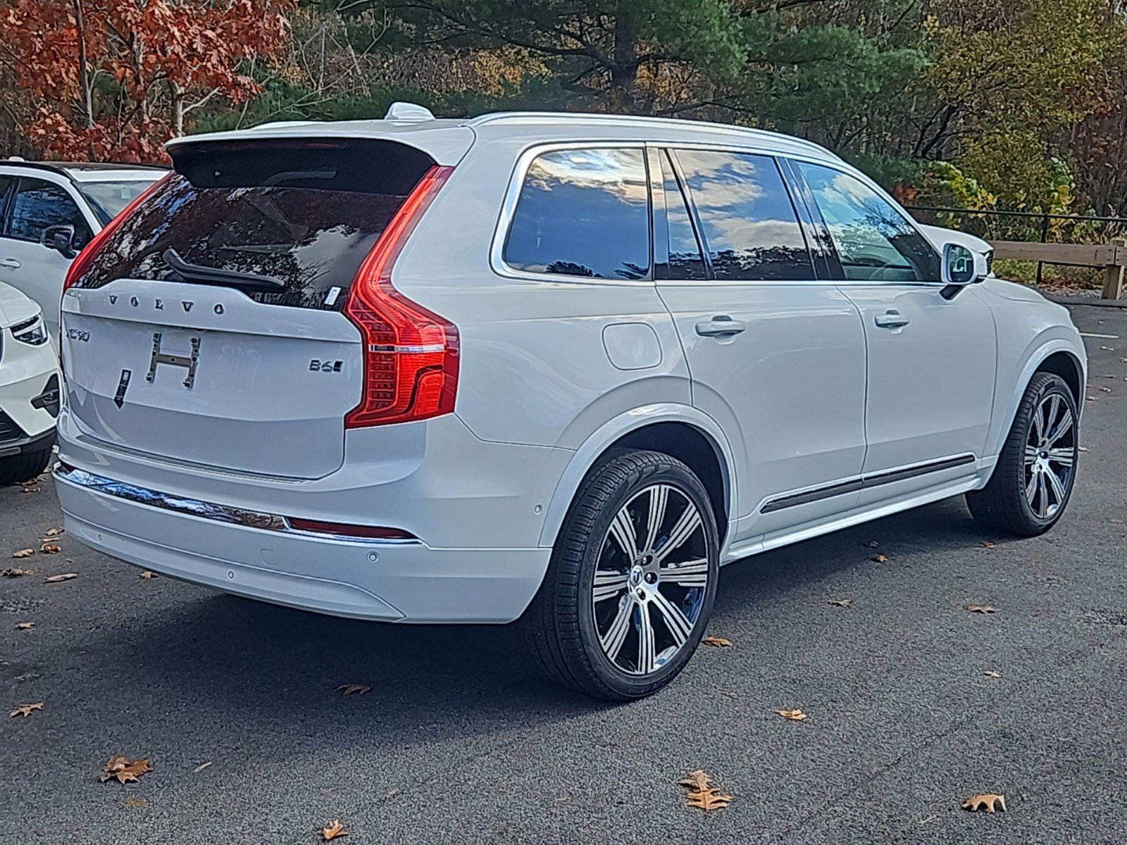 2025 Volvo XC90 Plus photo 2