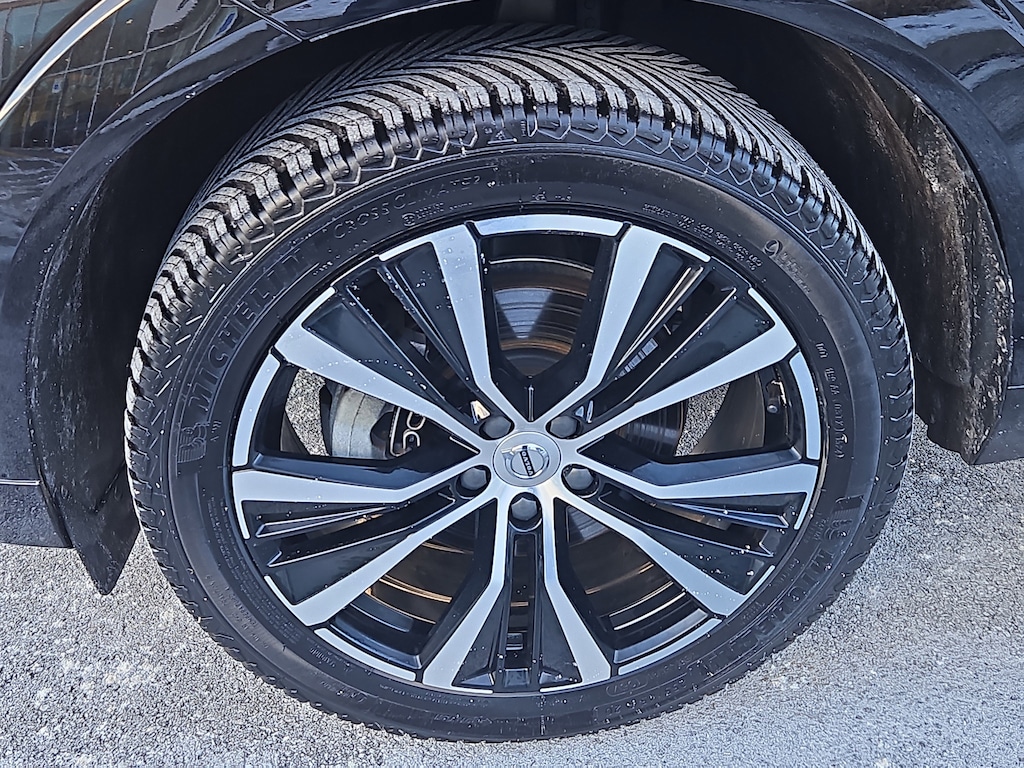 Used 2024 Volvo XC60 Plus Dark Theme Sport Utility