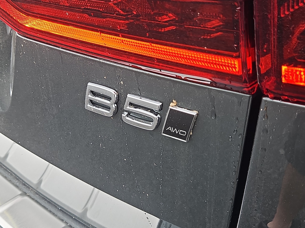 New 2026 Volvo XC60 B5 Plus SUV
