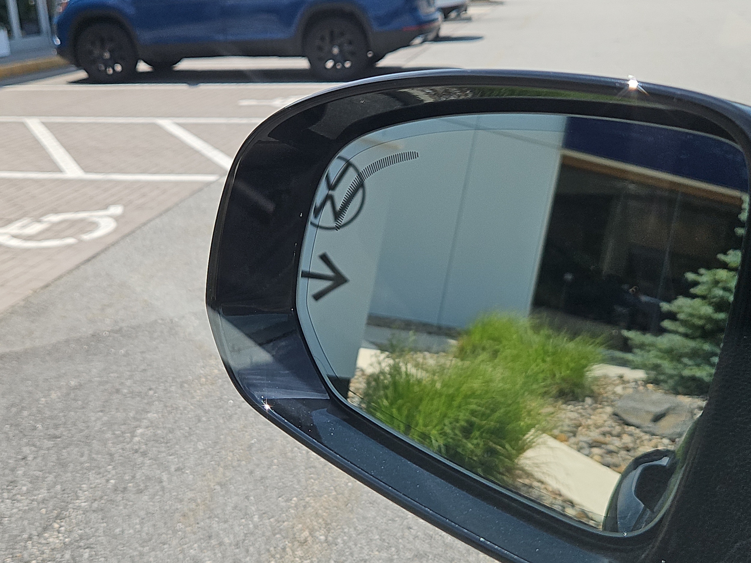2026 Volvo XC60 Plus - Photo 17
