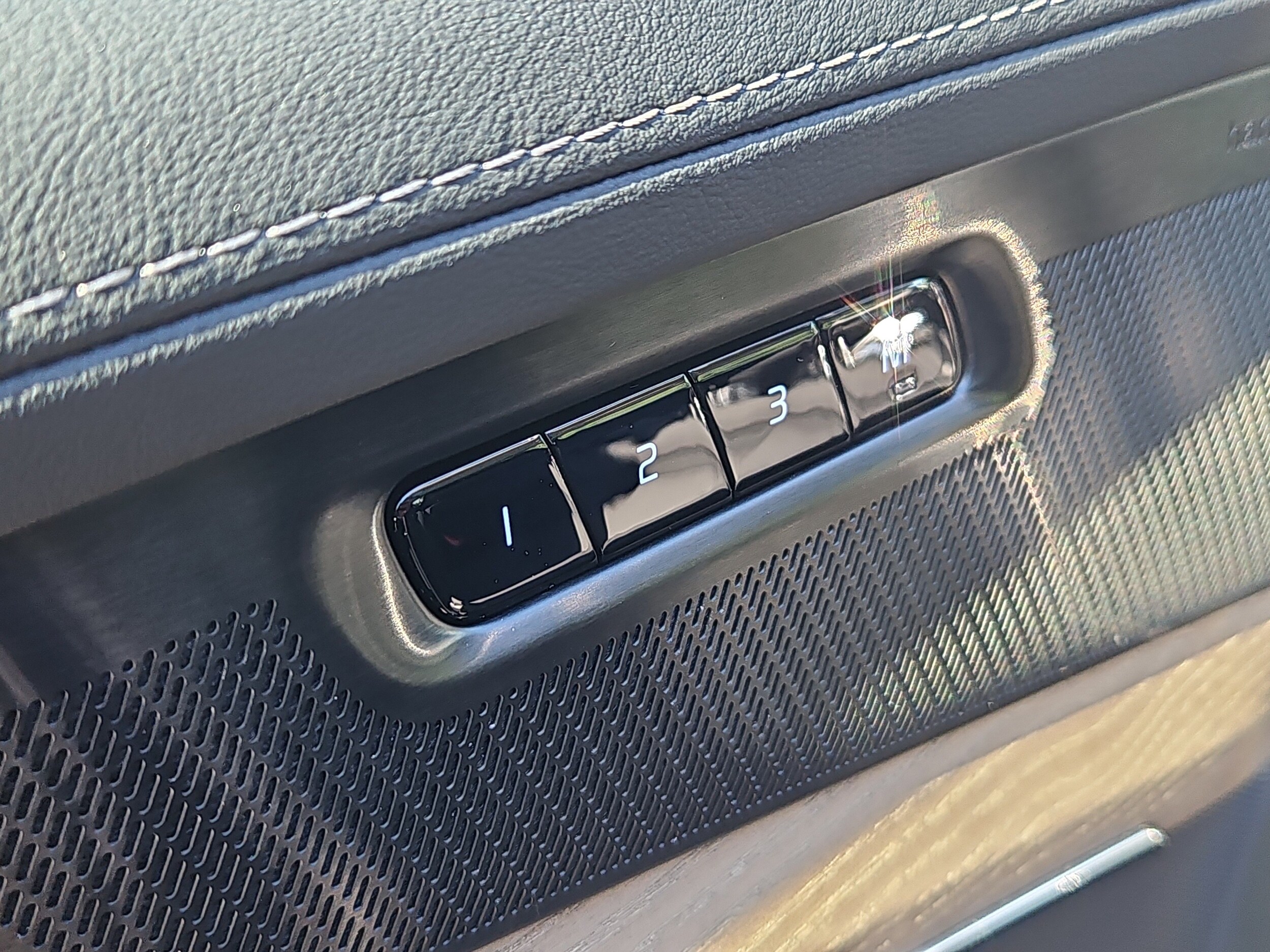 2026 Volvo XC90 Plus - Photo 10