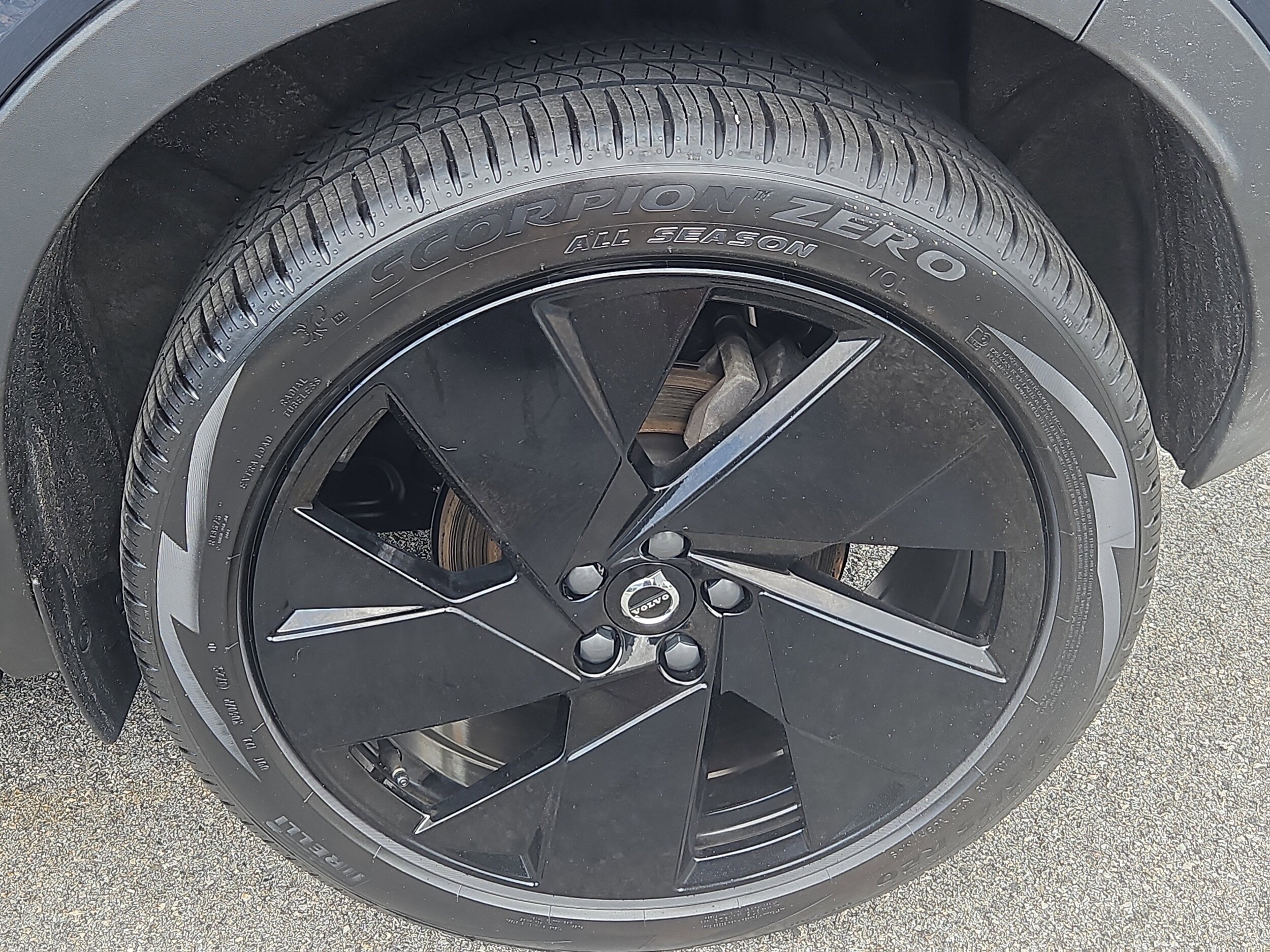 2026 Volvo XC40 Ultra Black Edition - Photo 30