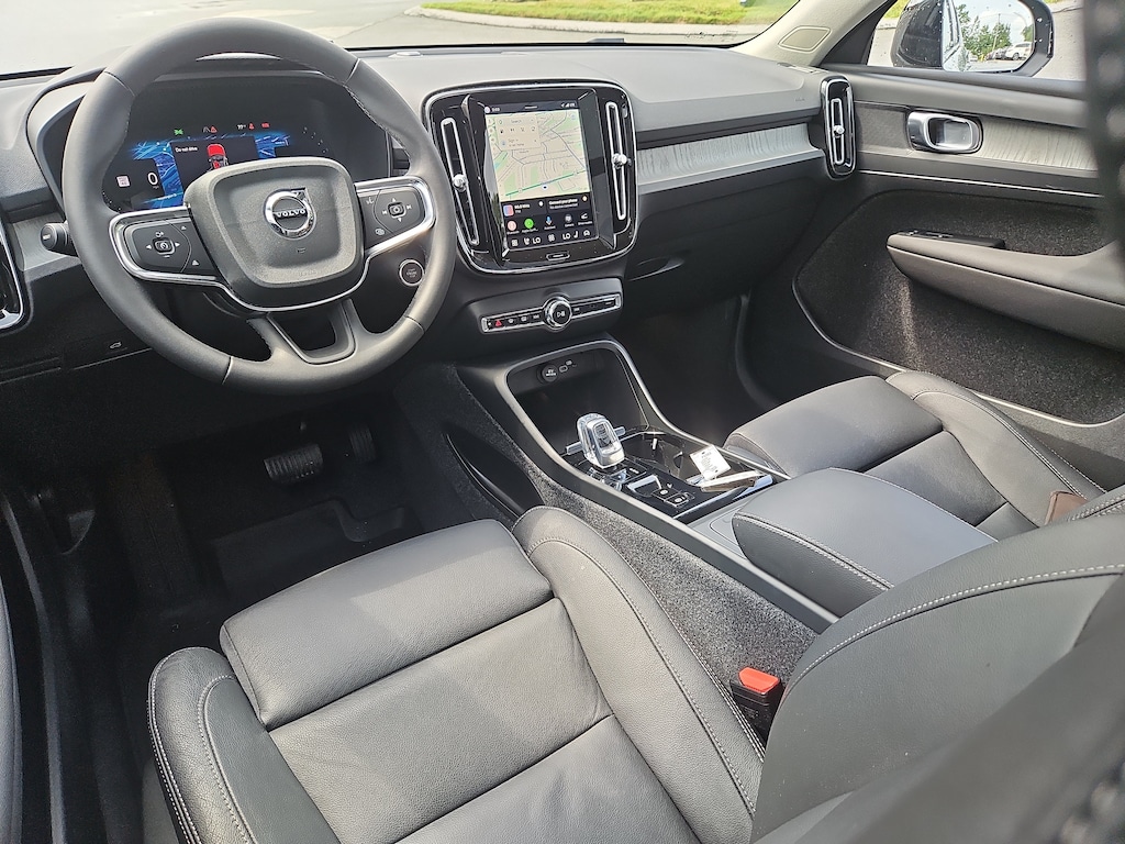Used 2024 Volvo XC40 Plus Dark Theme Sport Utility