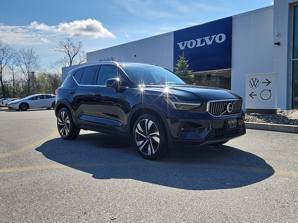 Used 2025 Volvo XC40 Plus Bright Theme Sport Utility
