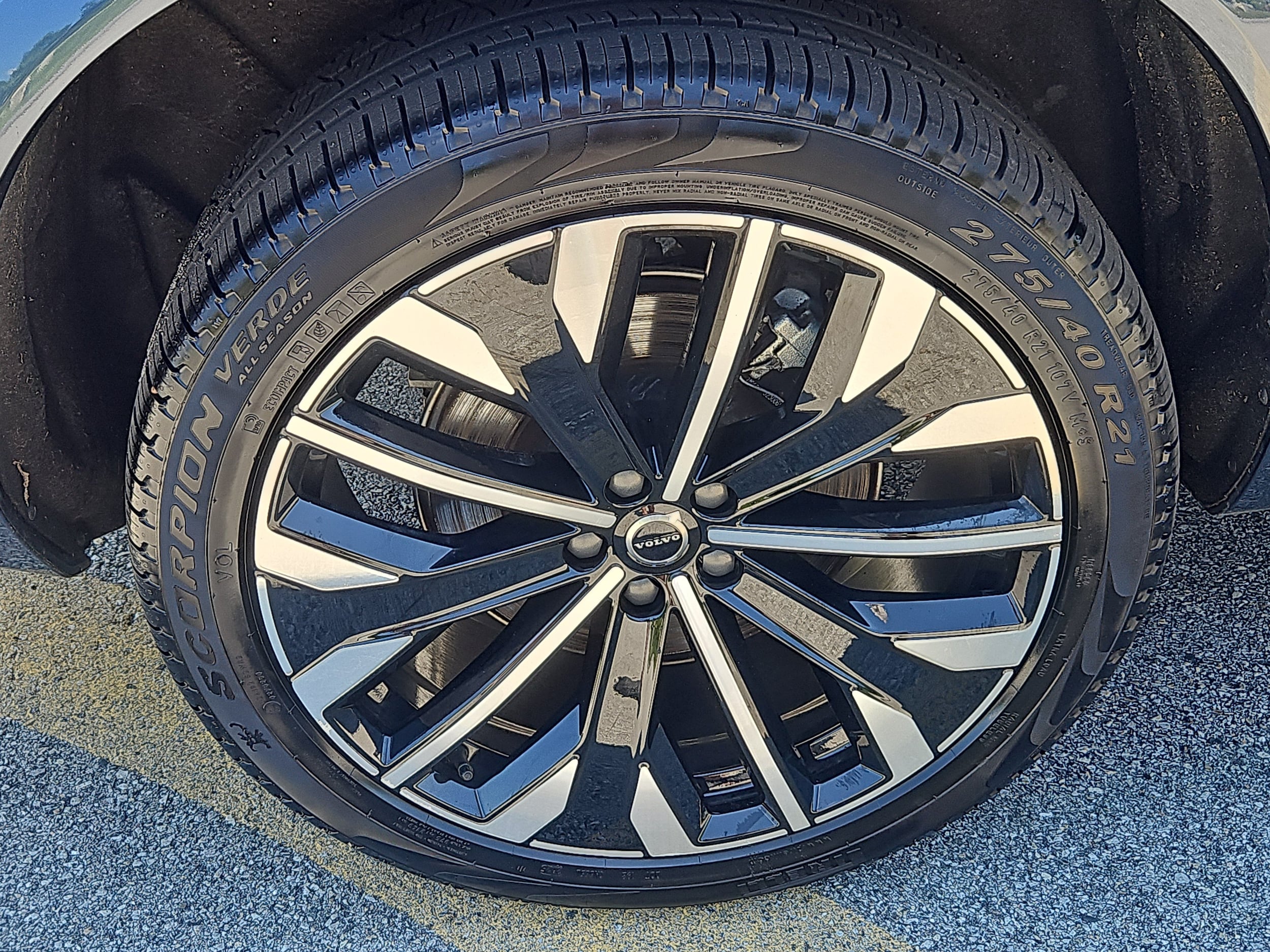 2026 Volvo XC90 Plus - Photo 30