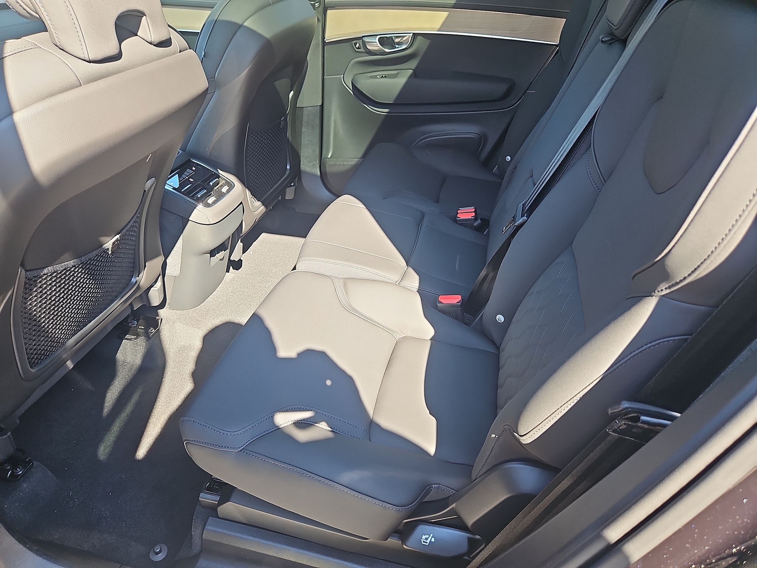 2026 Volvo XC90 Plus - Photo 22