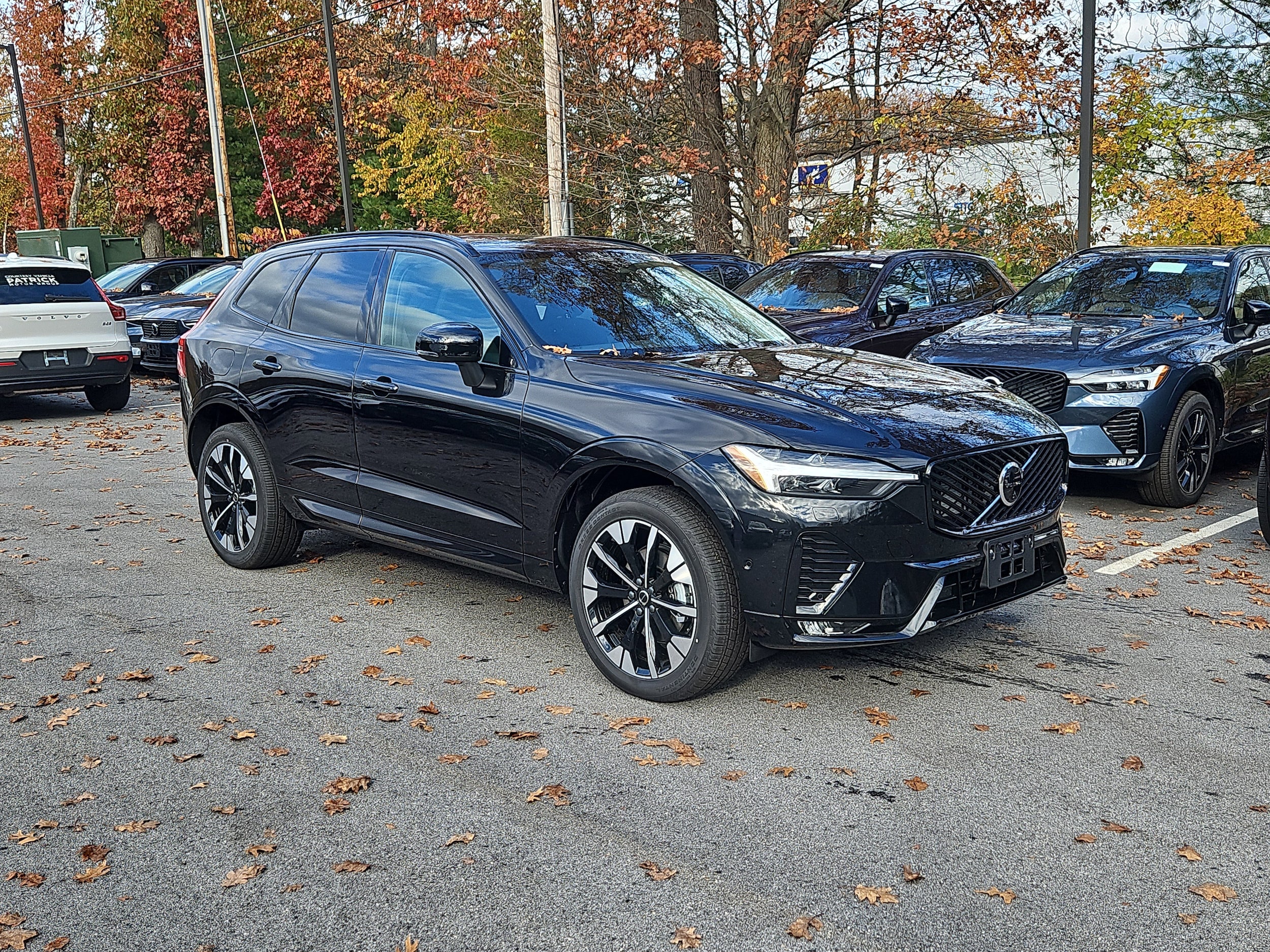 2026 Volvo XC60 Plus's photo