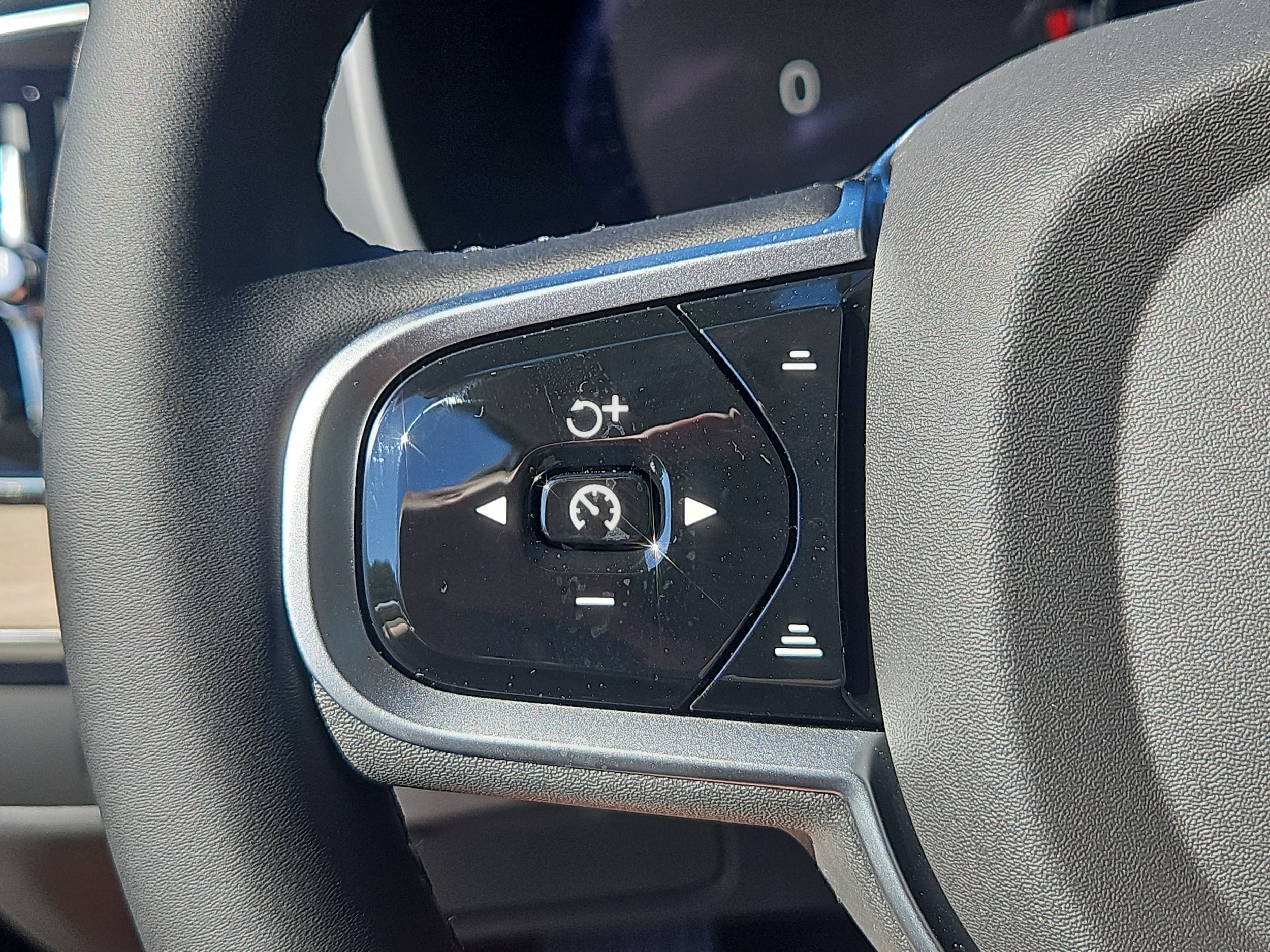 2026 Volvo XC90 Plus - Photo 16
