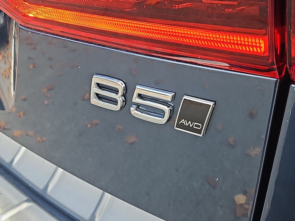 New 2026 Volvo XC60 B5 Plus SUV