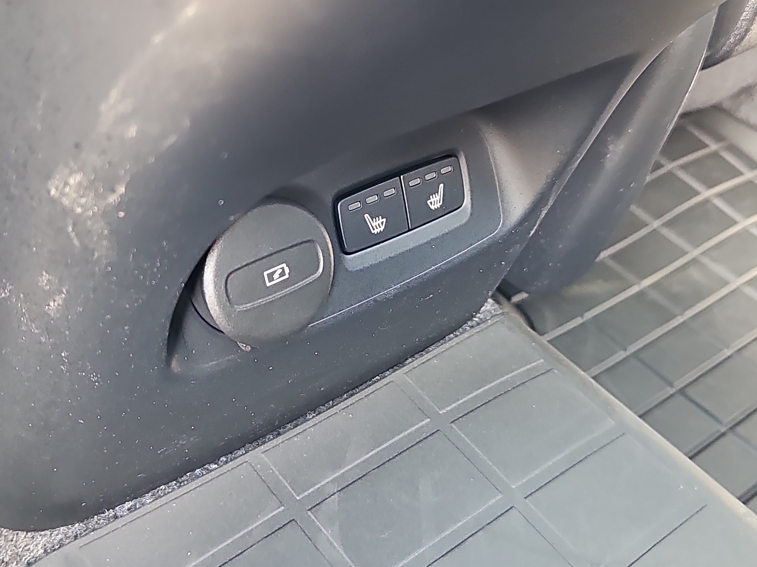2026 Volvo XC40 Plus - Photo 14