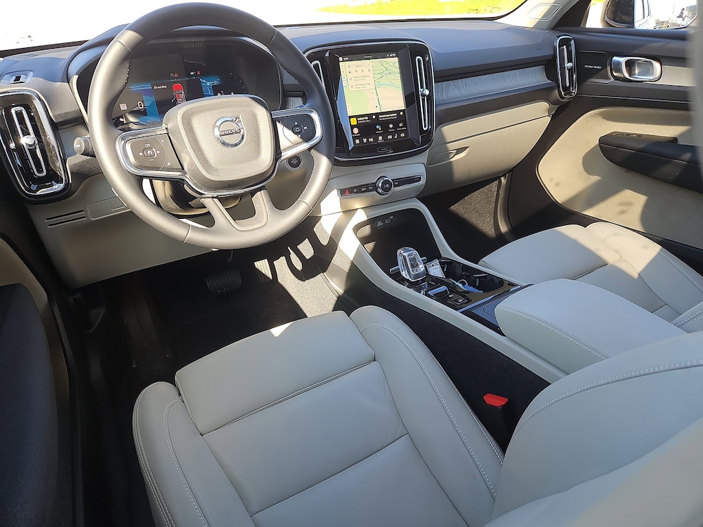 Used 2025 Volvo XC40 Plus Bright Theme Sport Utility