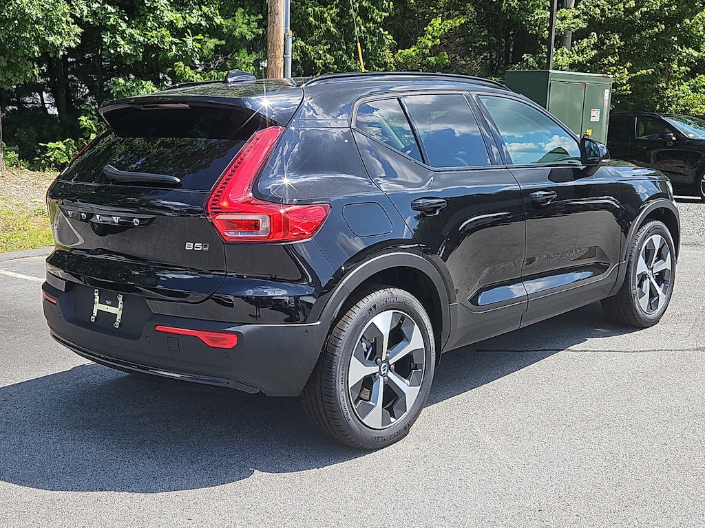 New 2026 Volvo XC40 B5 Plus SUV