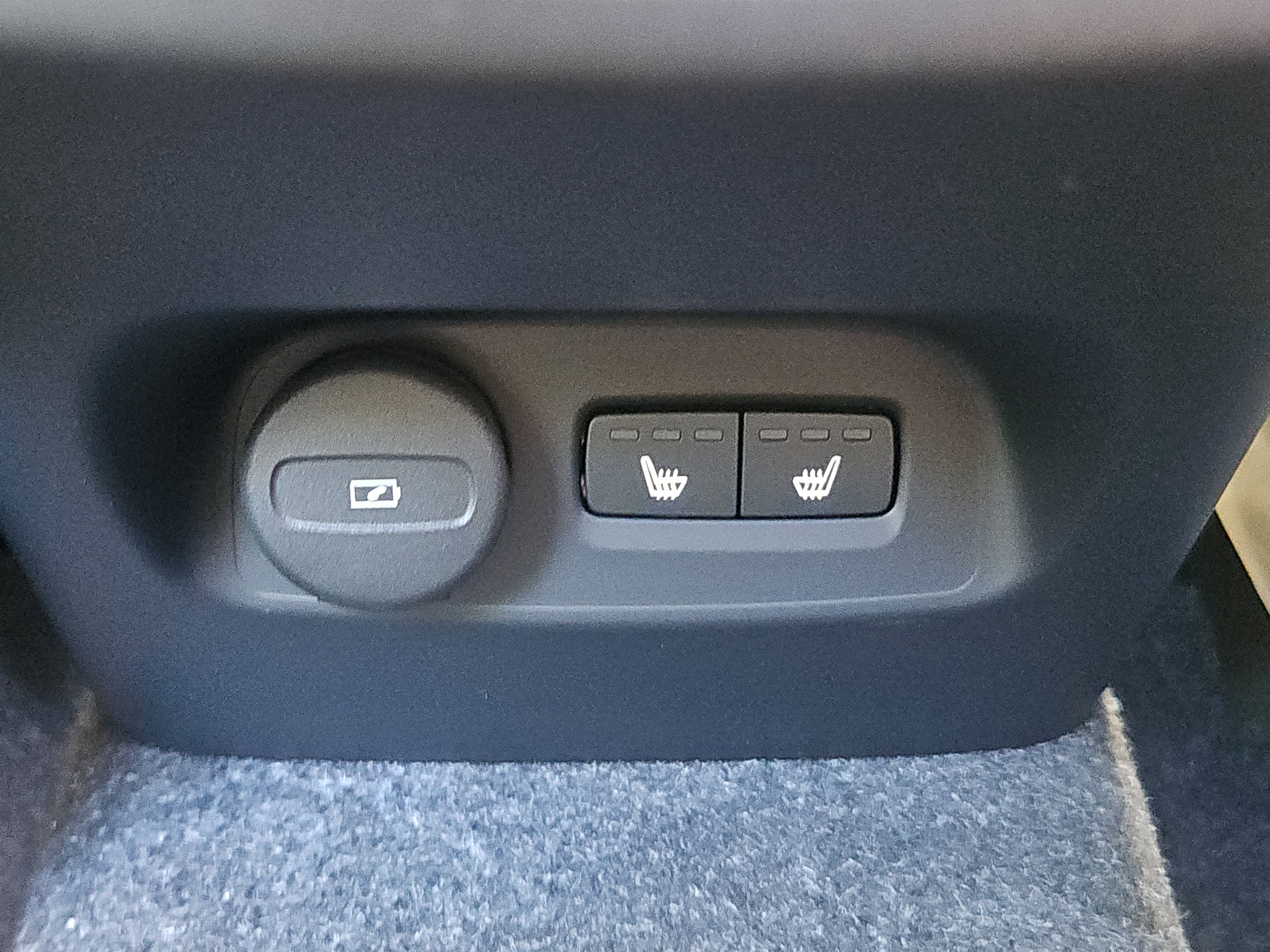 2026 Volvo XC40 Plus - Photo 10