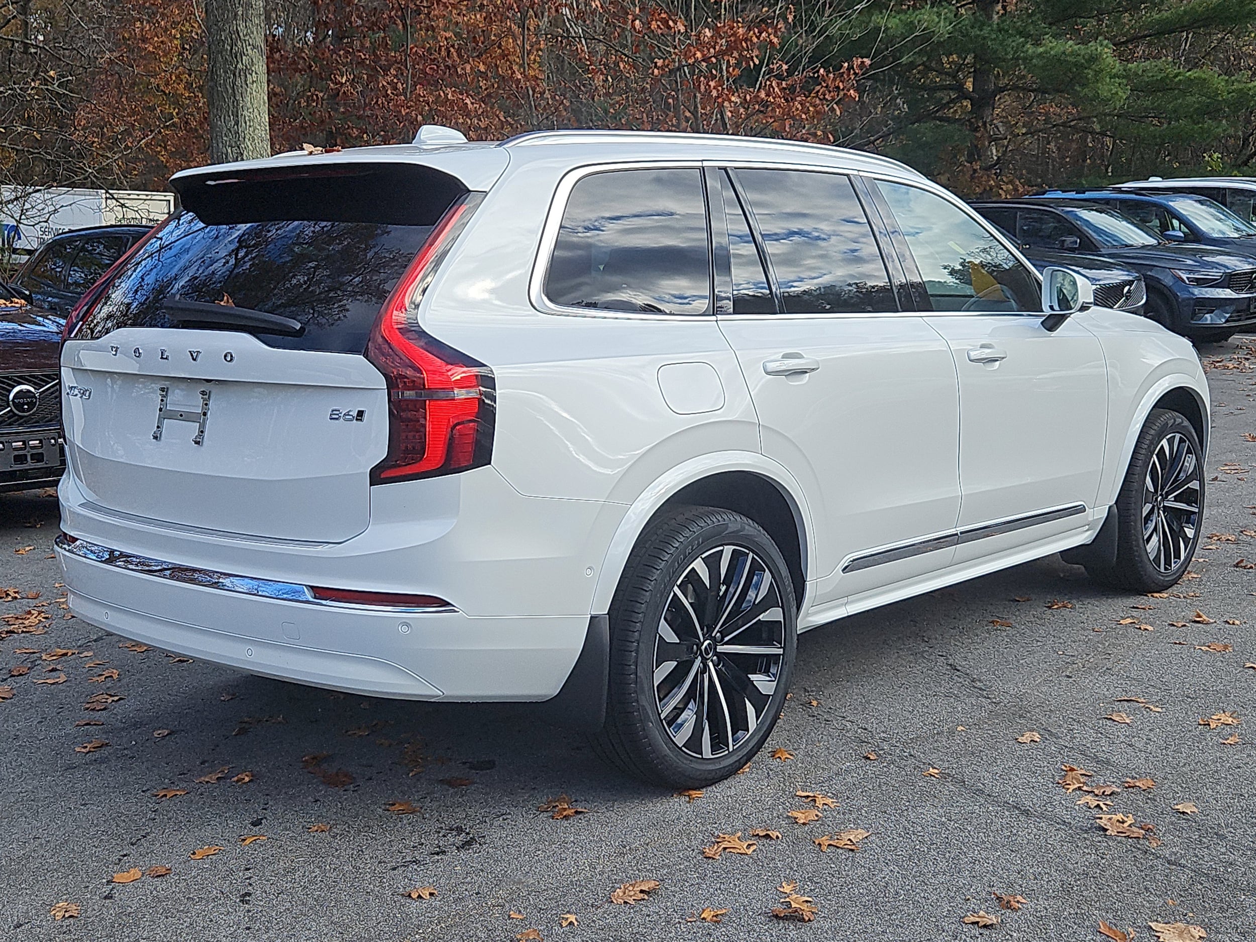 2026 Volvo XC90 Plus - Photo 2