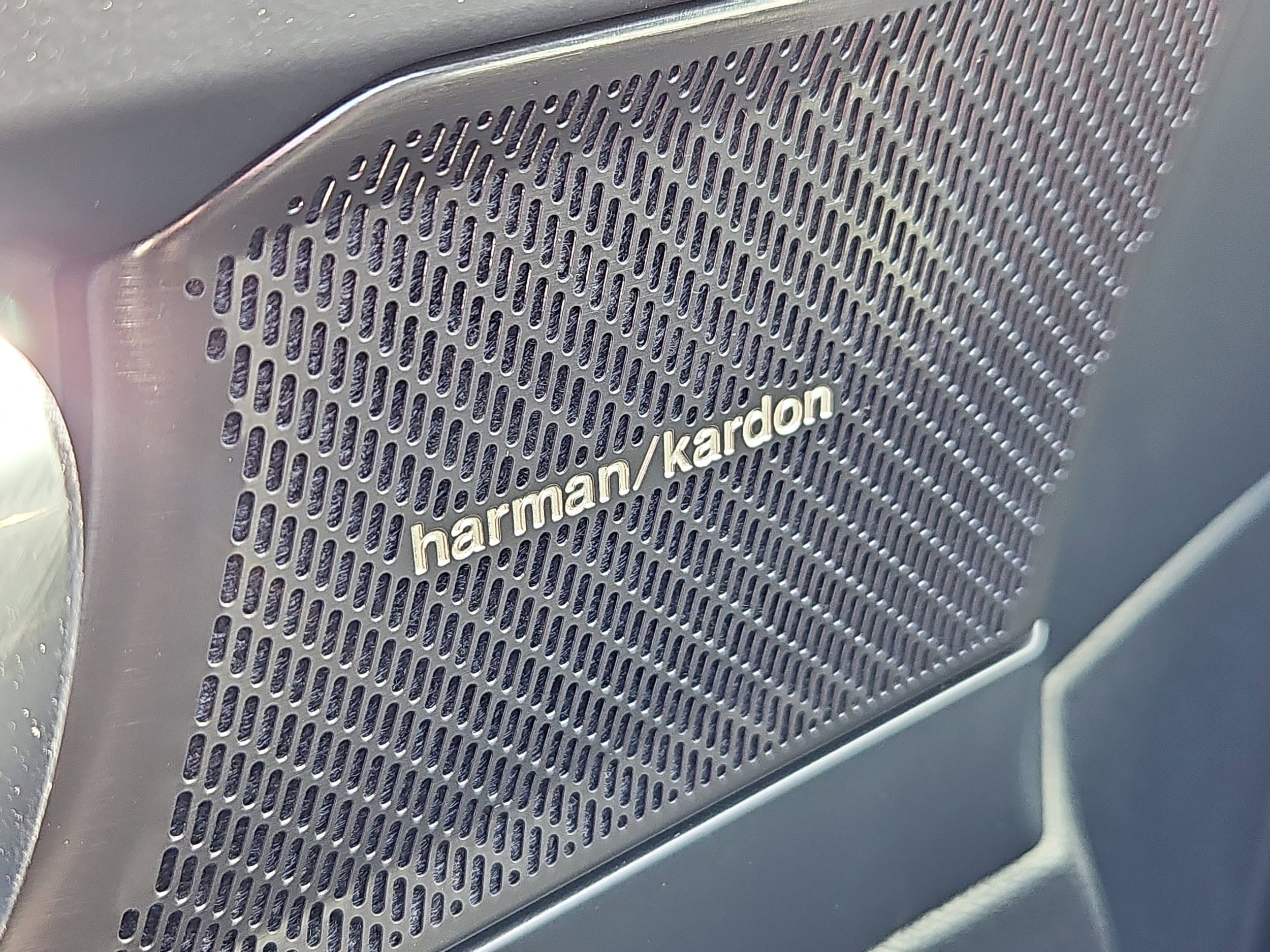2025 Volvo XC40 Plus - Photo 9