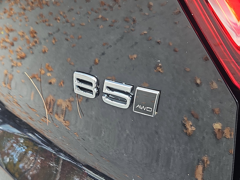 New 2026 Volvo XC40 B5 Plus SUV