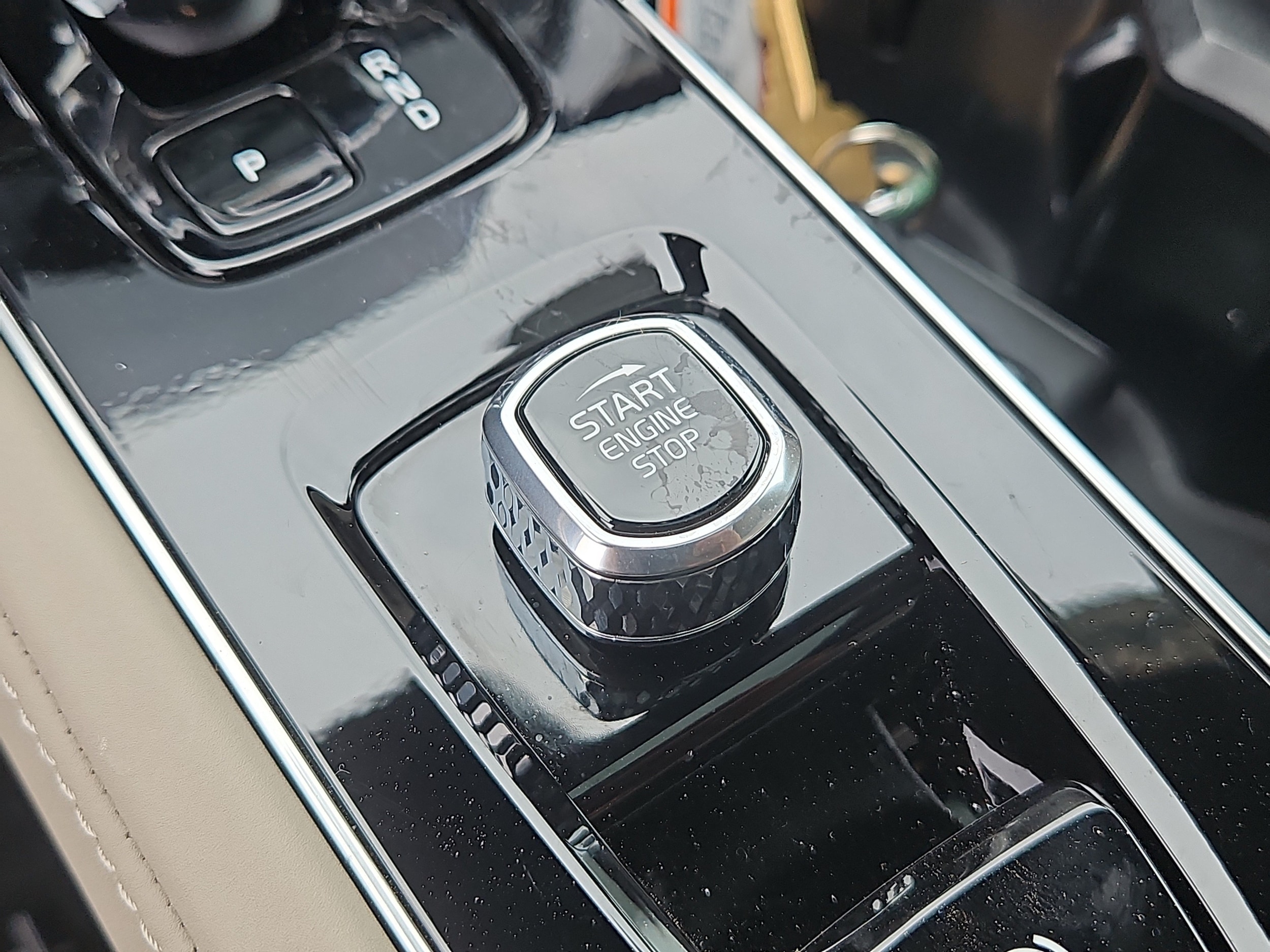 2026 Volvo XC90 Plus - Photo 18
