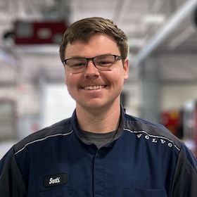 Staff member Santi Burns from ID_64771d1f0d96