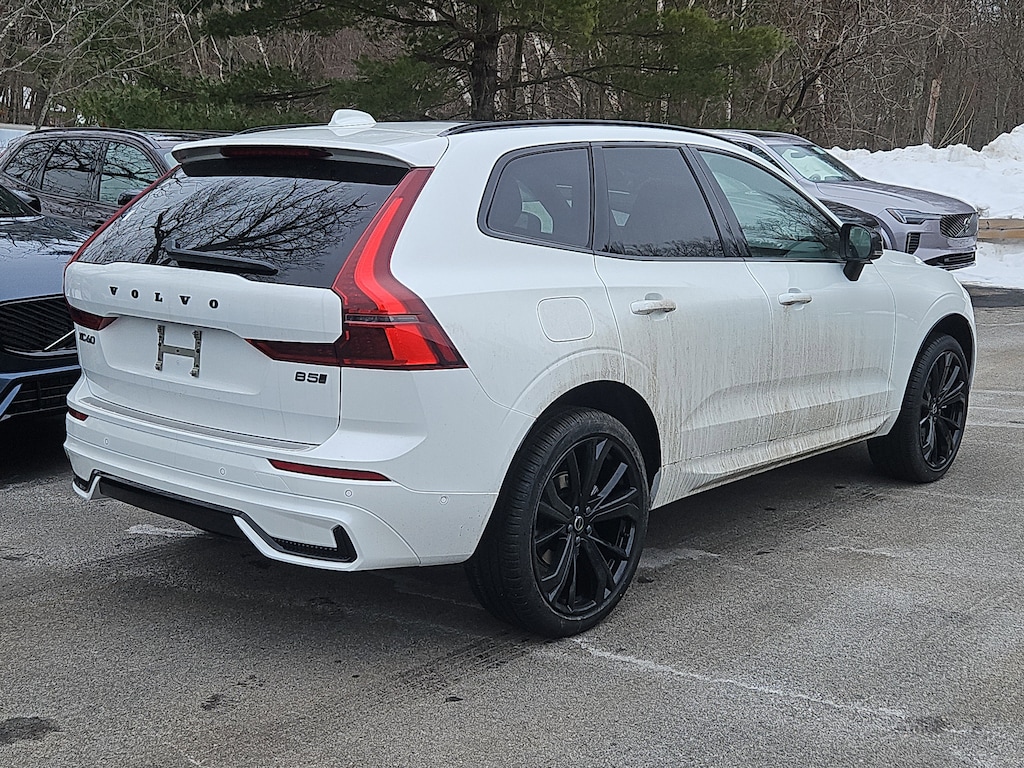 New 2026 Volvo XC60 B5 Ultra Black Edition SUV