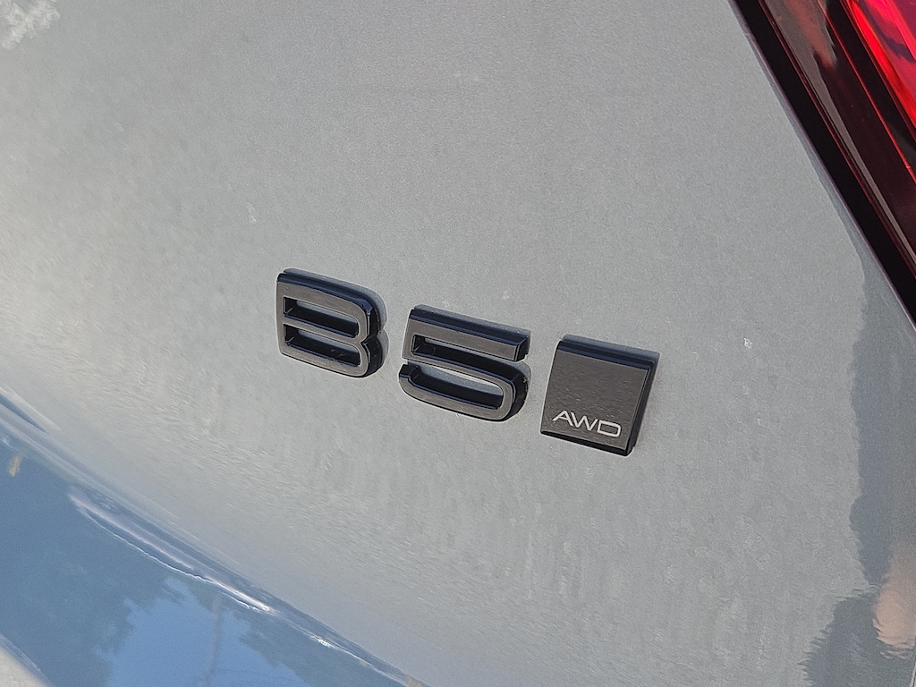 New 2026 Volvo XC40 B5 Ultra Black Edition SUV