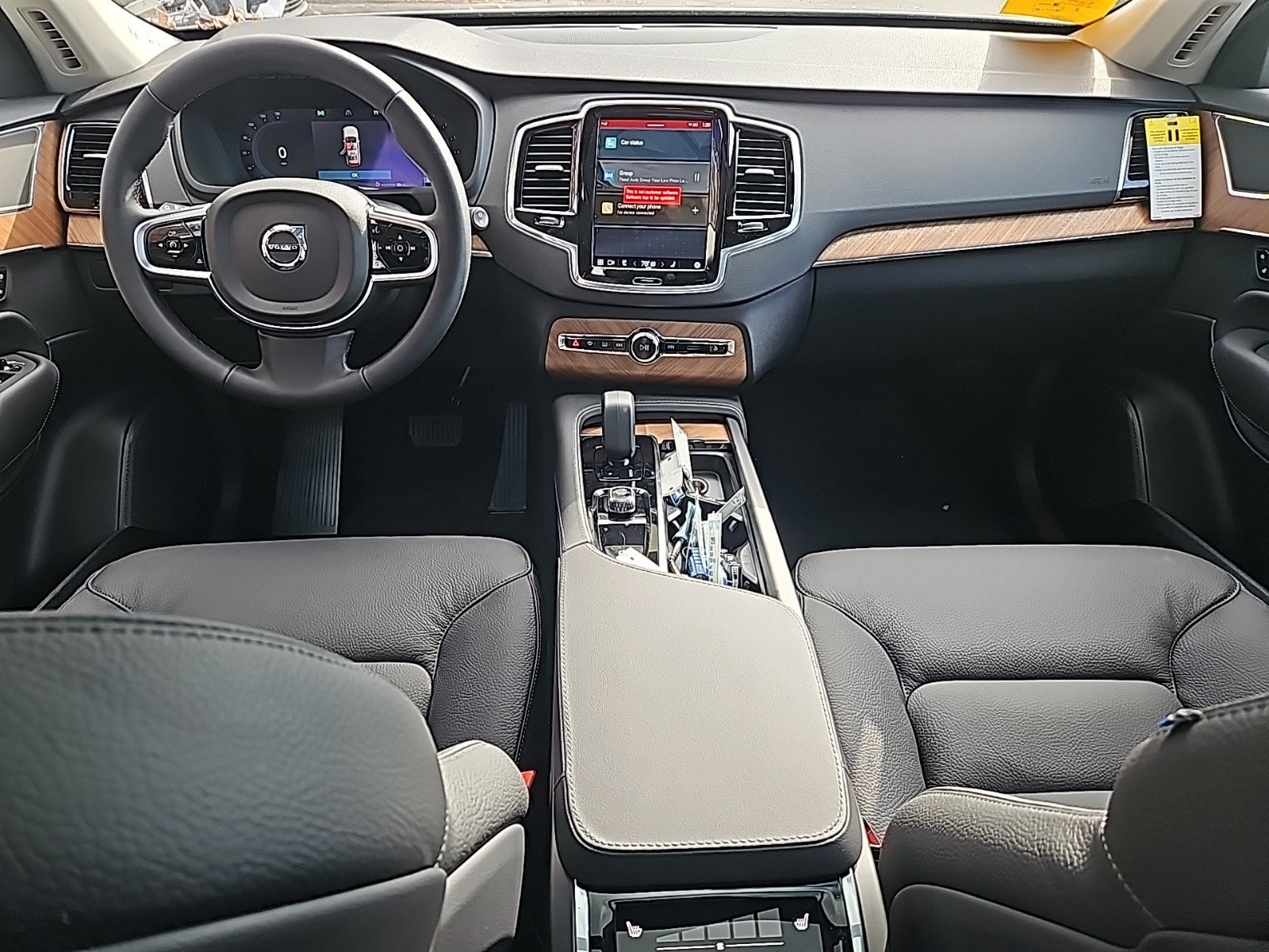 2025 Volvo XC90 Plus photo 3