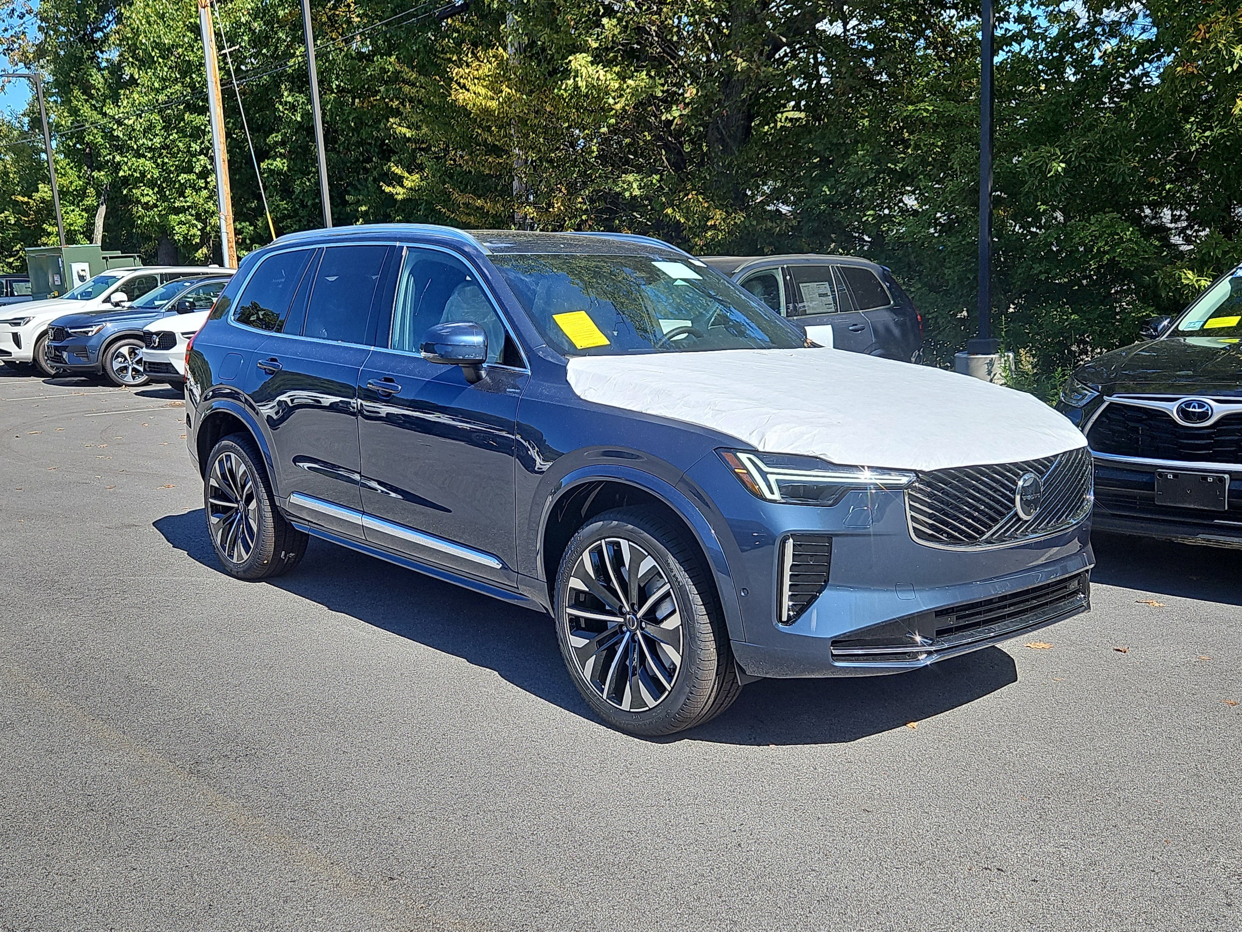 2026 Volvo XC90 Plus's photo