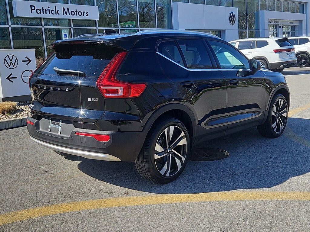Used 2025 Volvo XC40 Plus Bright Theme Sport Utility