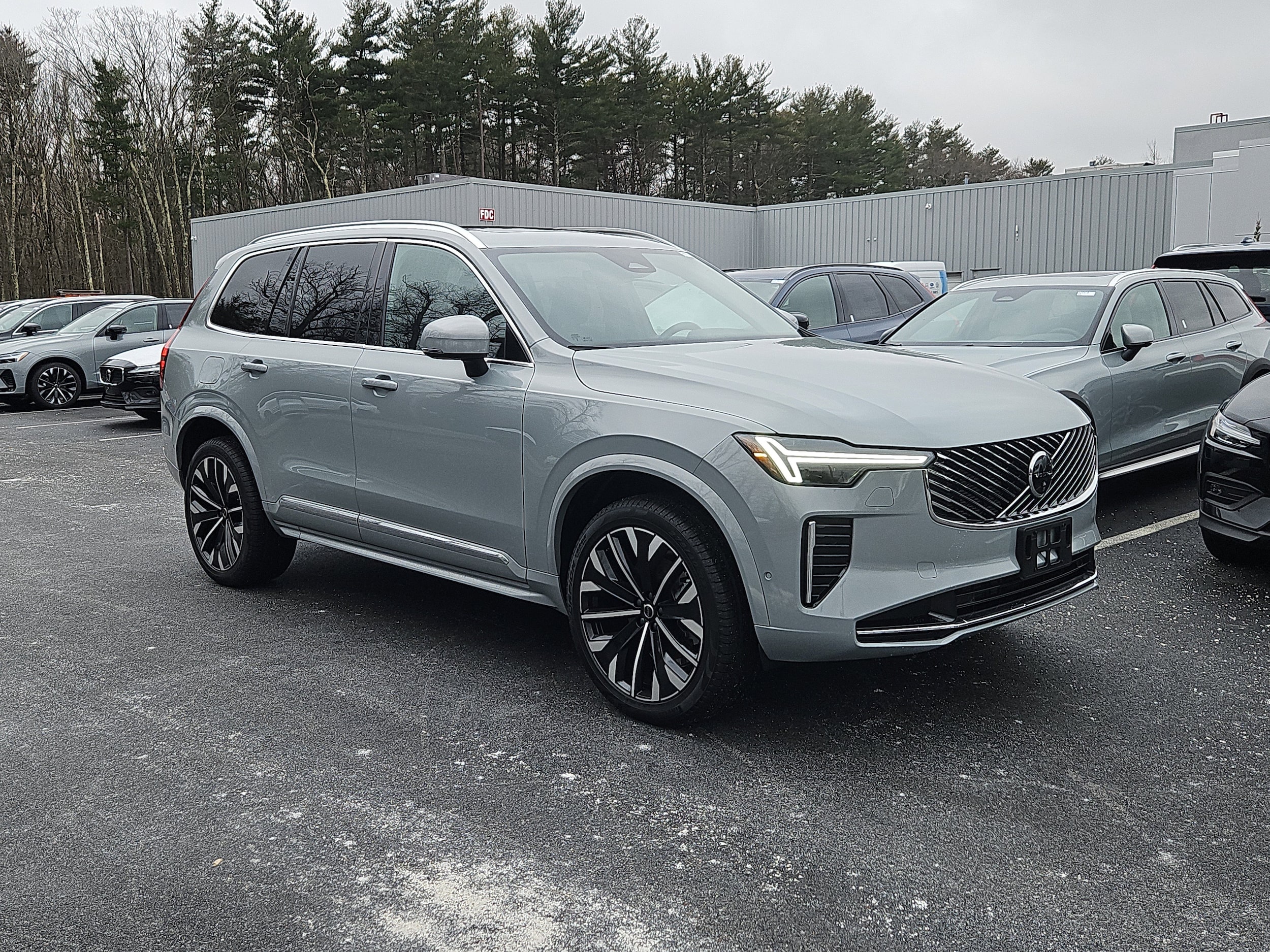 2026 Volvo XC90 Plus's photo