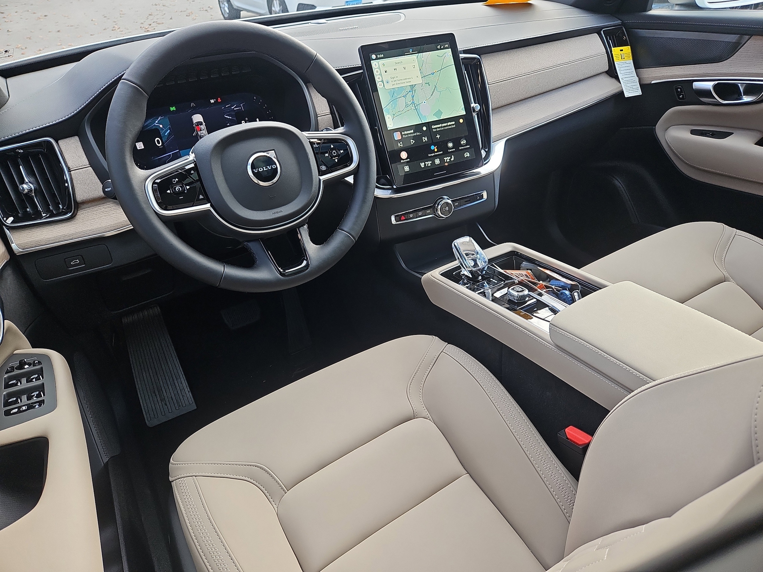 2026 Volvo XC90 Plus - Photo 3