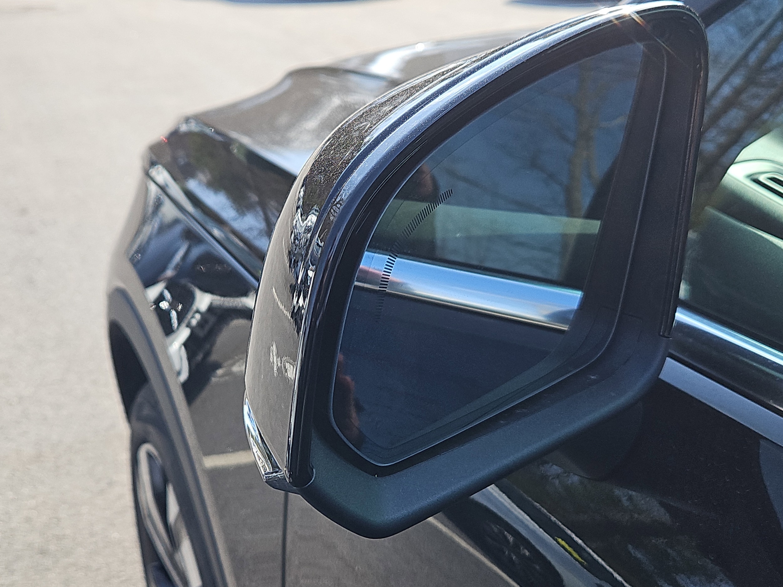 2025 Volvo XC40 Plus - Photo 14