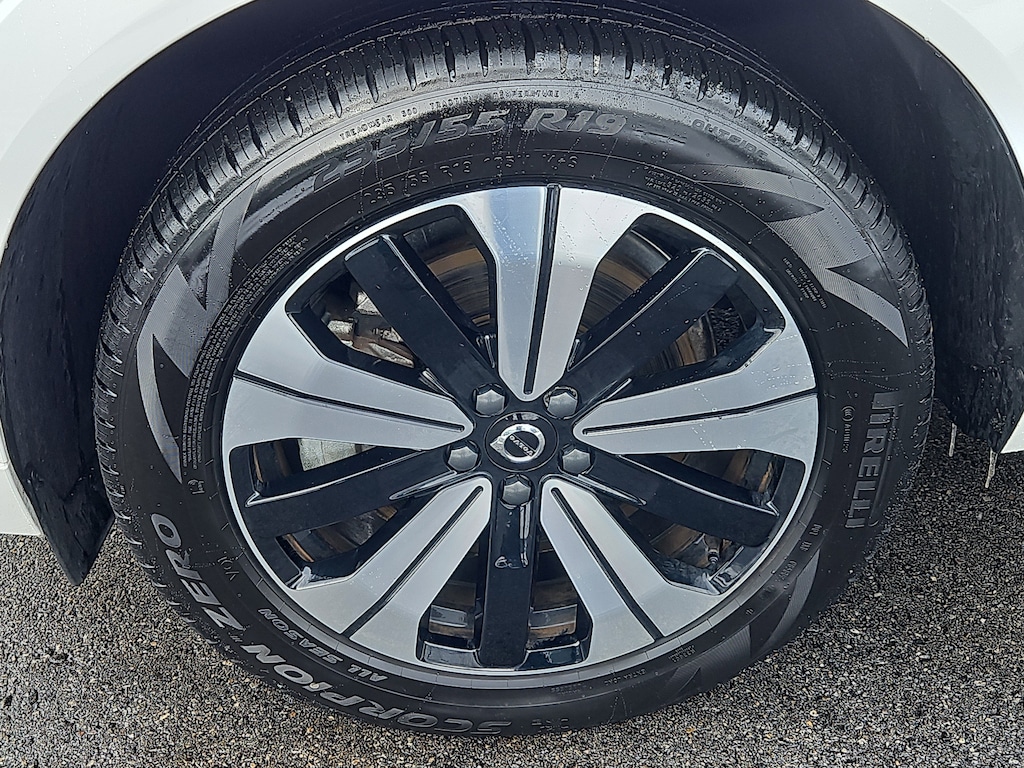 Used 2025 Volvo XC60 Plug-In Hybrid Plus Sport Utility