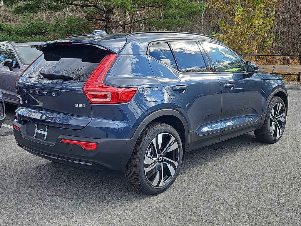 New 2026 Volvo XC40 B5 Ultra SUV