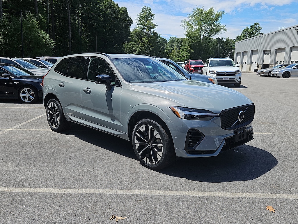 New 2026 Volvo XC60 plug-in hybrid T8 Plus SUV