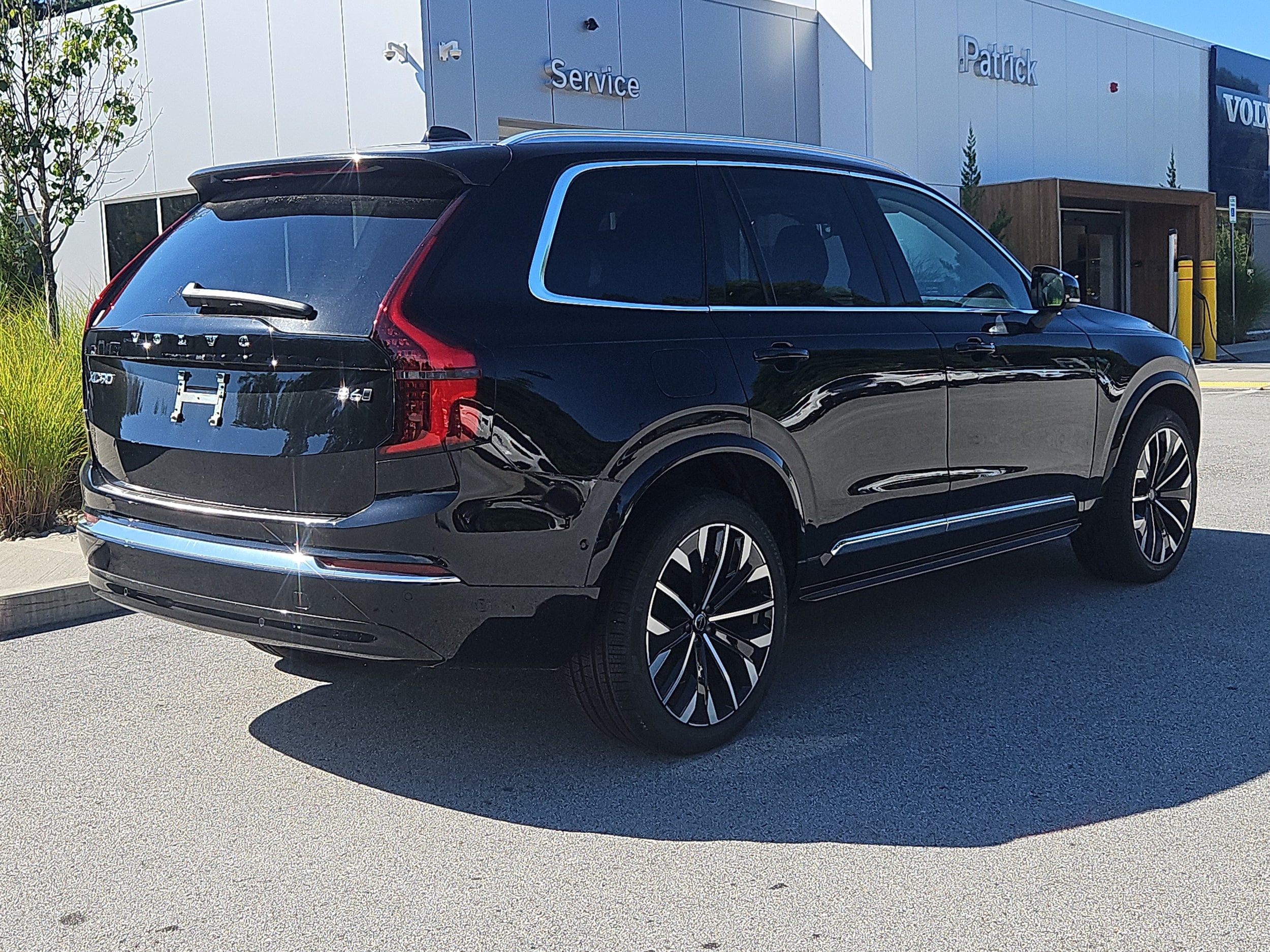 2026 Volvo XC90 Plus - Photo 2