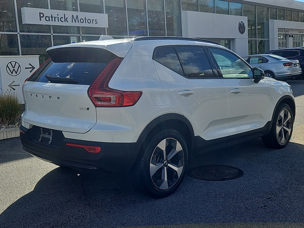 New 2025 Volvo XC40 Plus Dark Theme Sport Utility