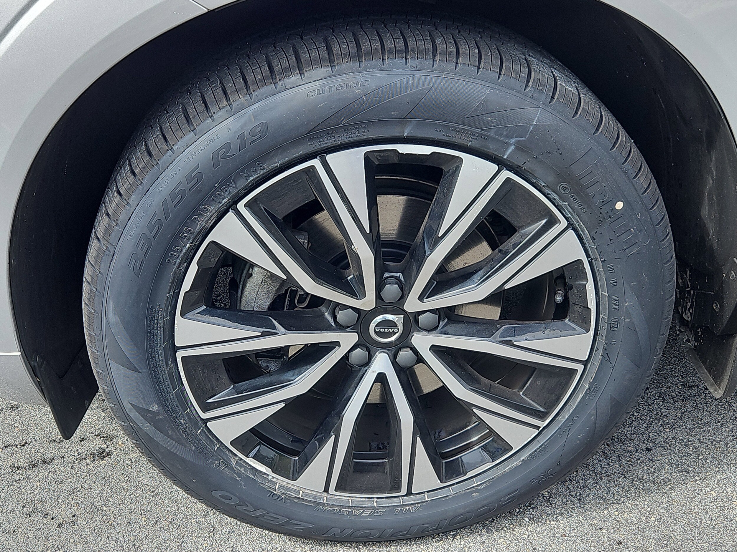 2023 Volvo XC60 Core photo 3