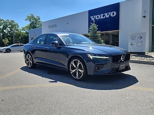 2024 Volvo S60 Plus Dark Theme 4dr Car