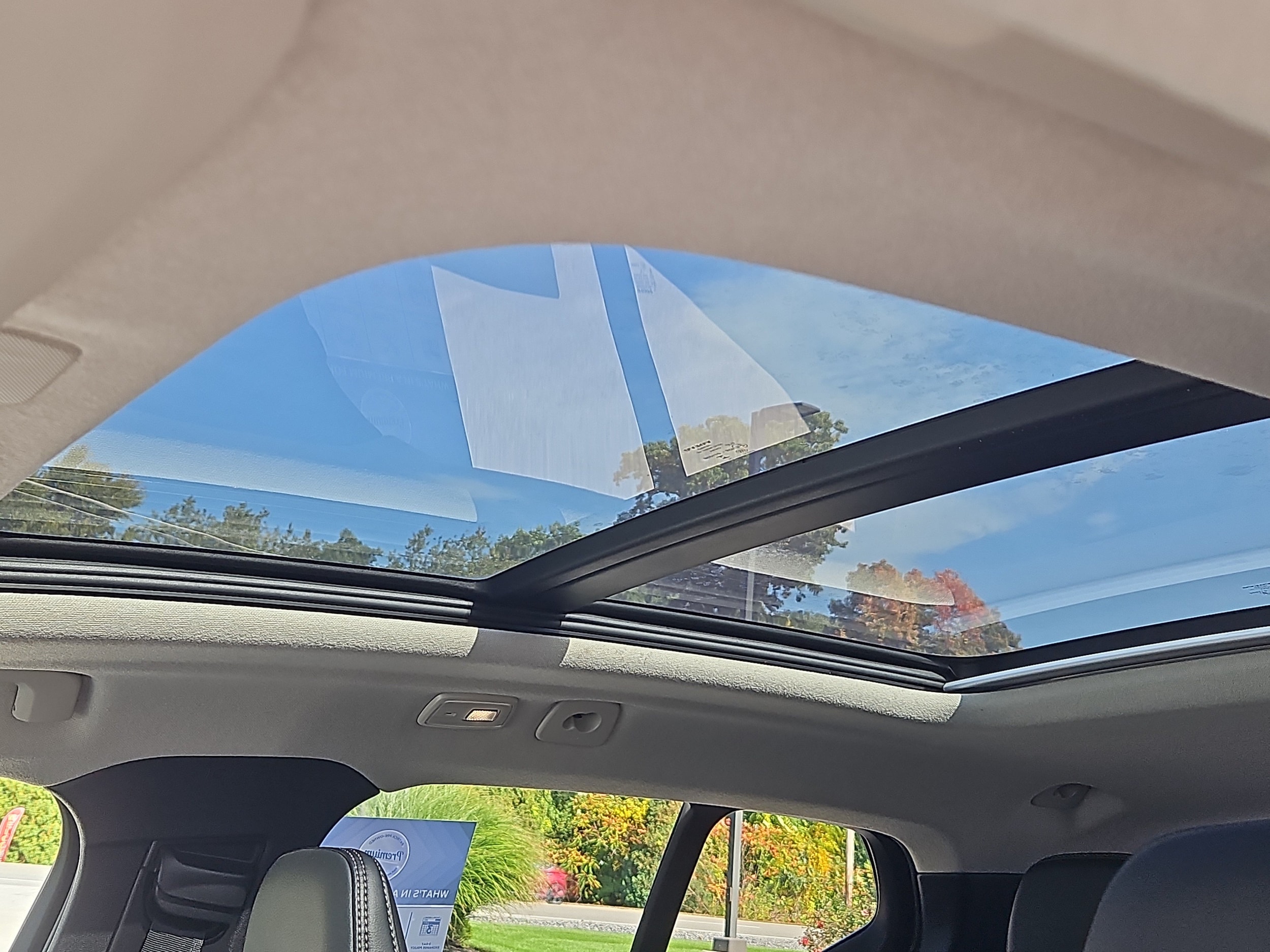 2026 Volvo XC40 Plus - Photo 8