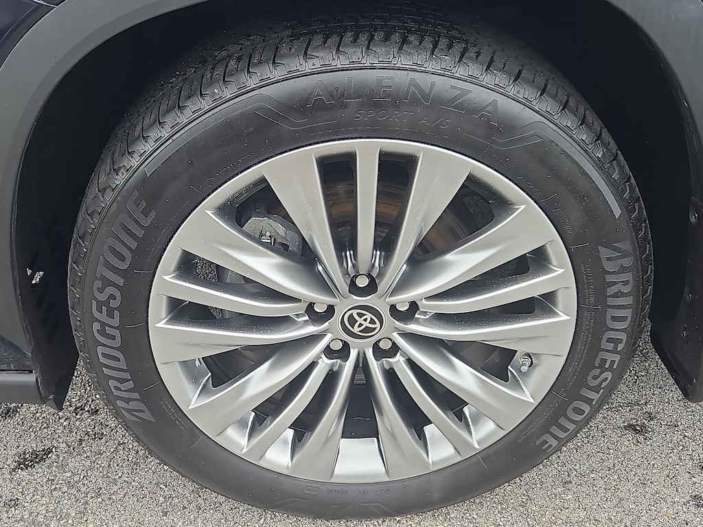 Used 2023 Toyota Highlander Platinum Sport Utility