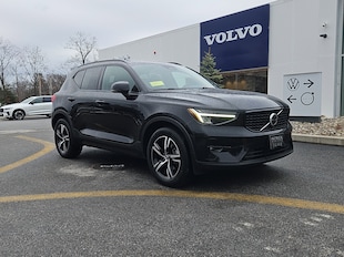 2023 Volvo XC40 Plus Dark Theme Sport Utility