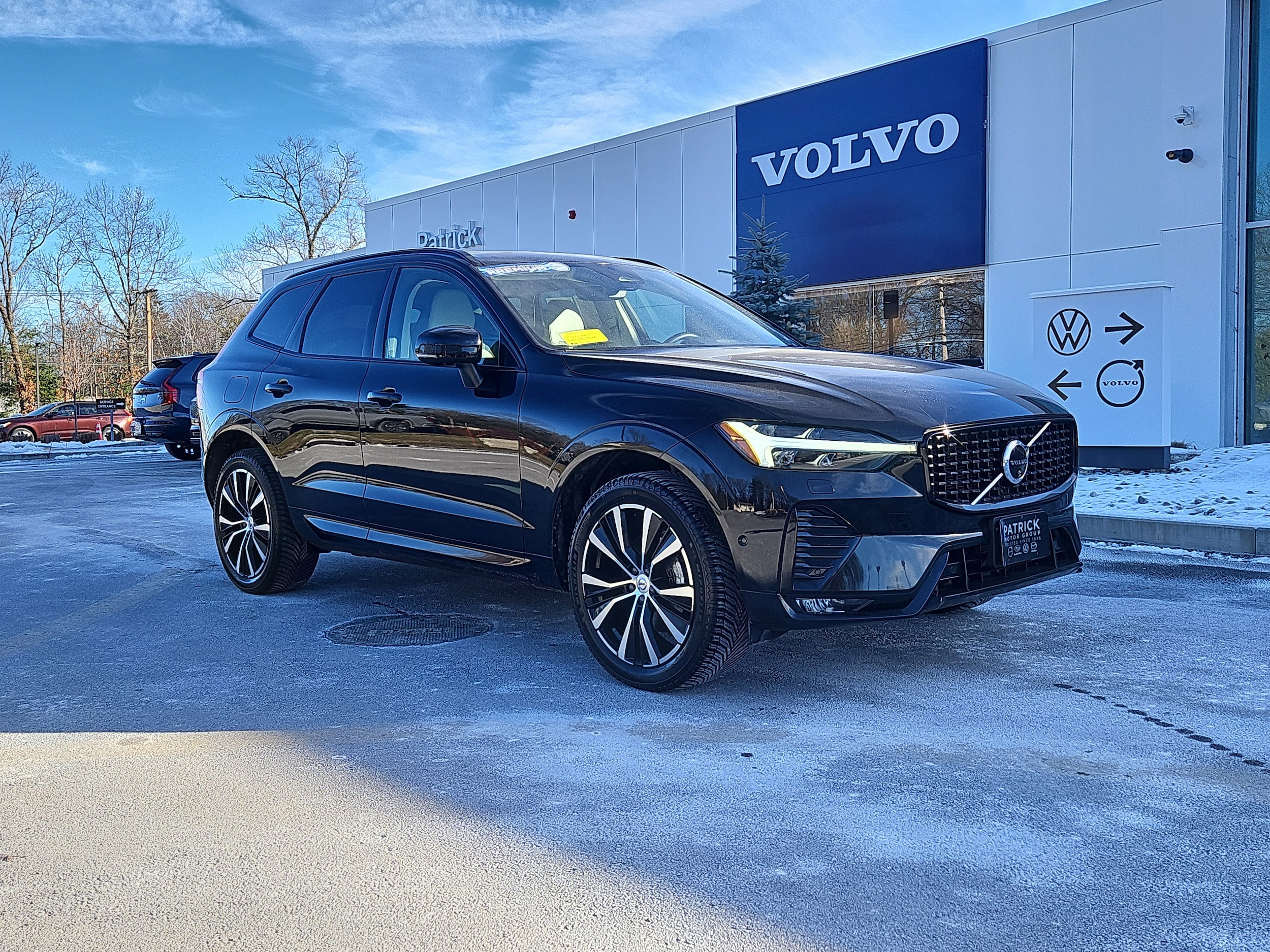 2024 Volvo XC60 Plus's photo