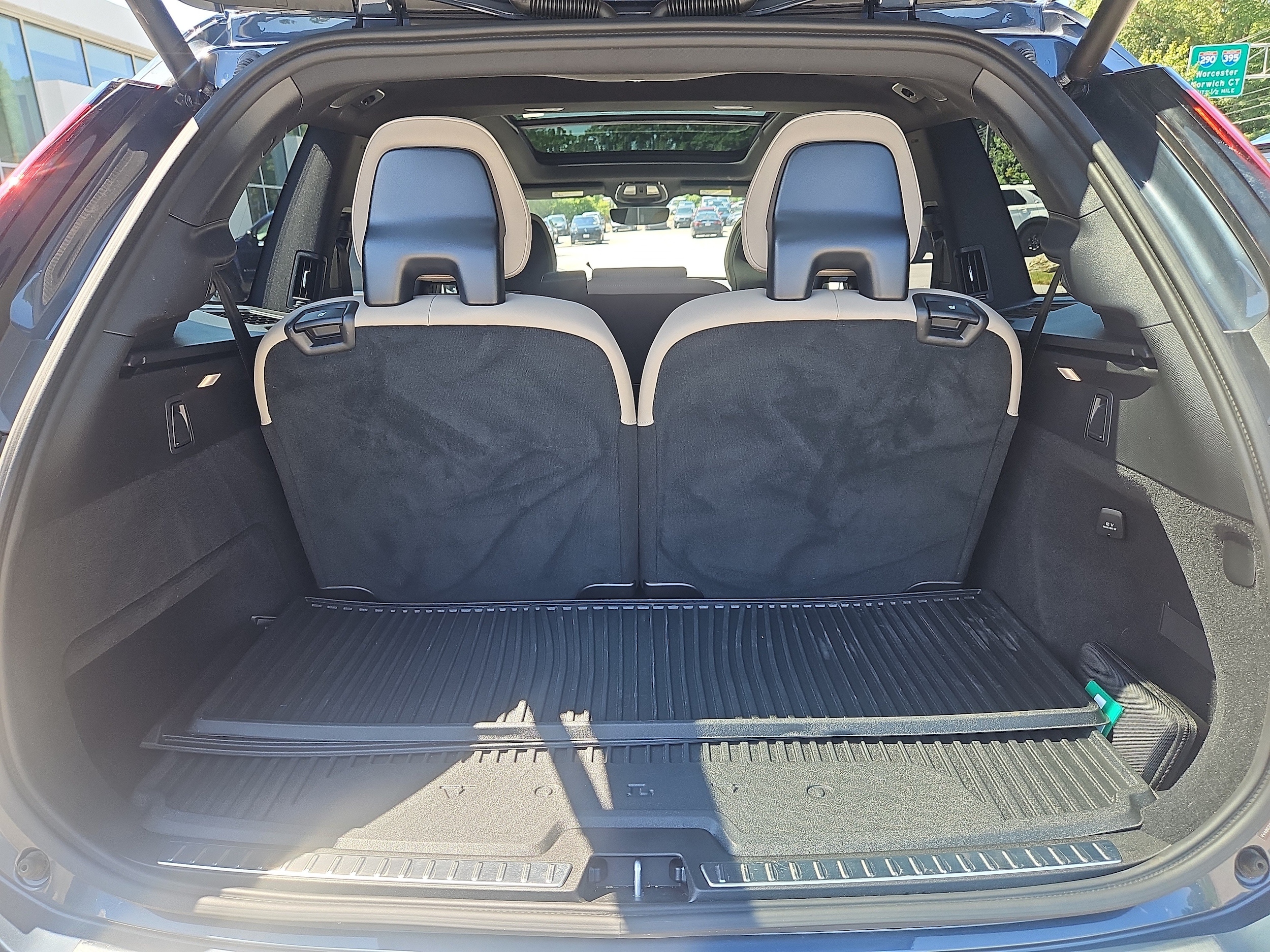 2026 Volvo XC90 Plus - Photo 35
